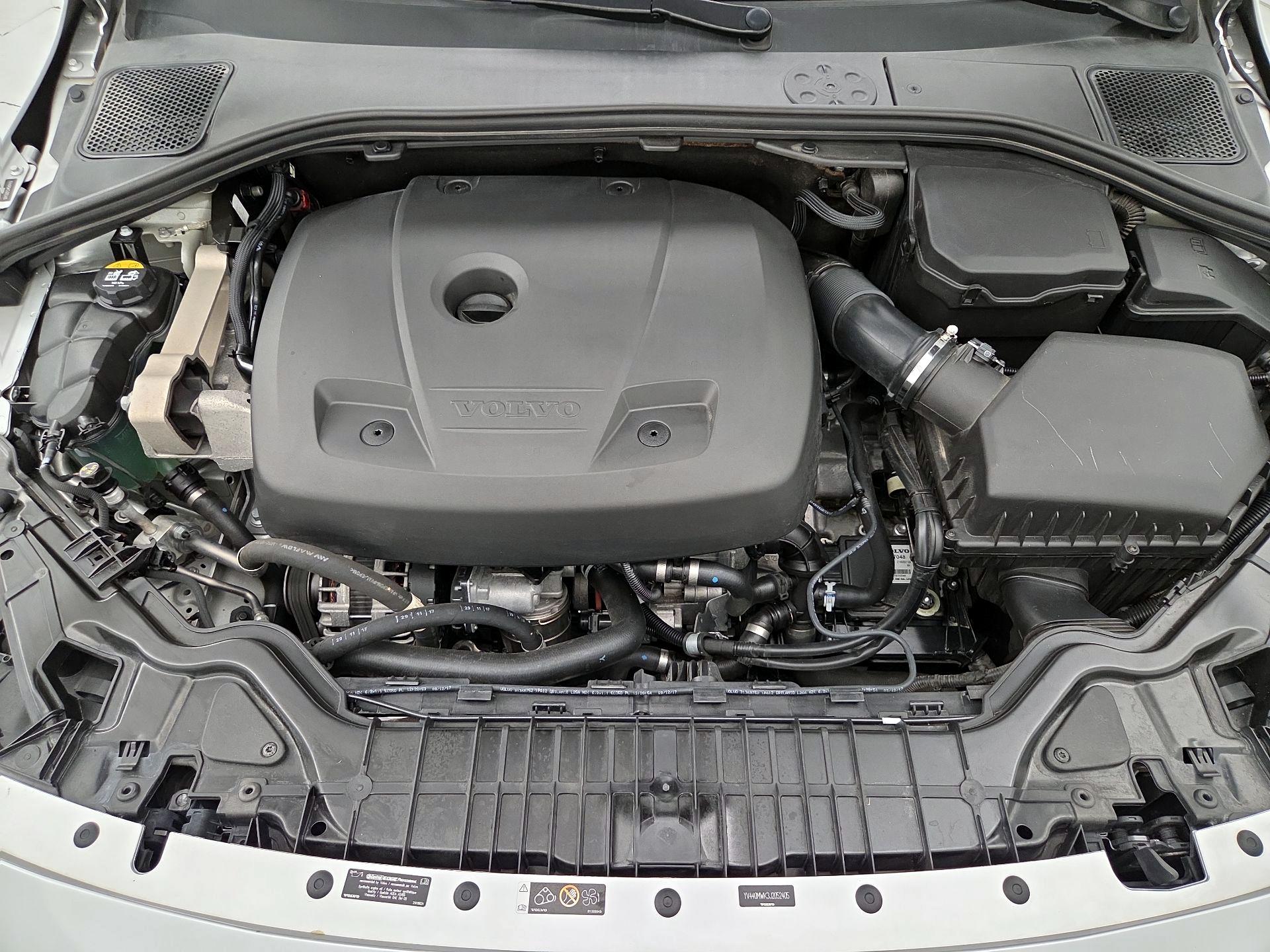 Thumbnail: 2018 Volvo S60 - 19