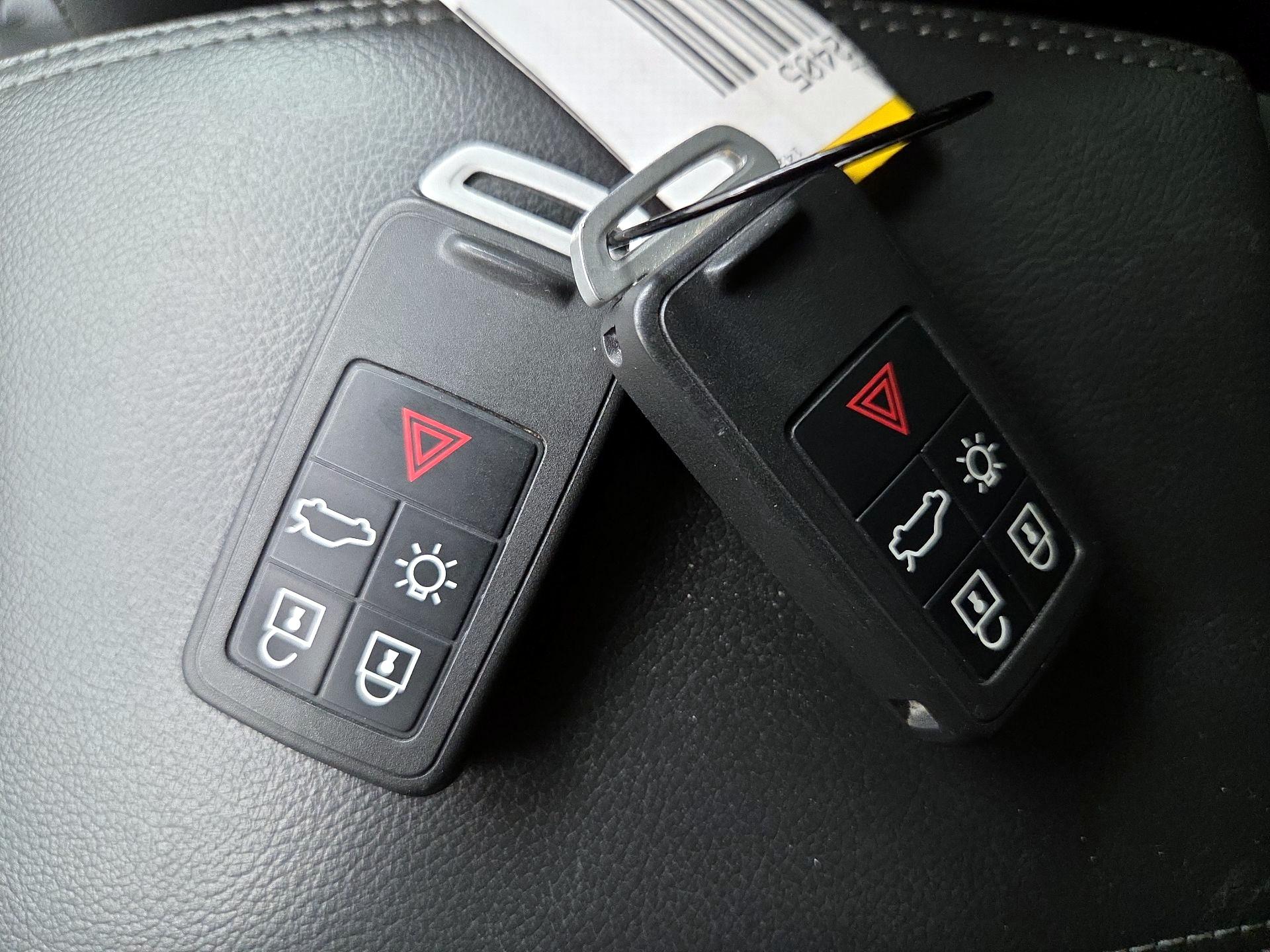 Thumbnail: 2018 Volvo S60 - 20