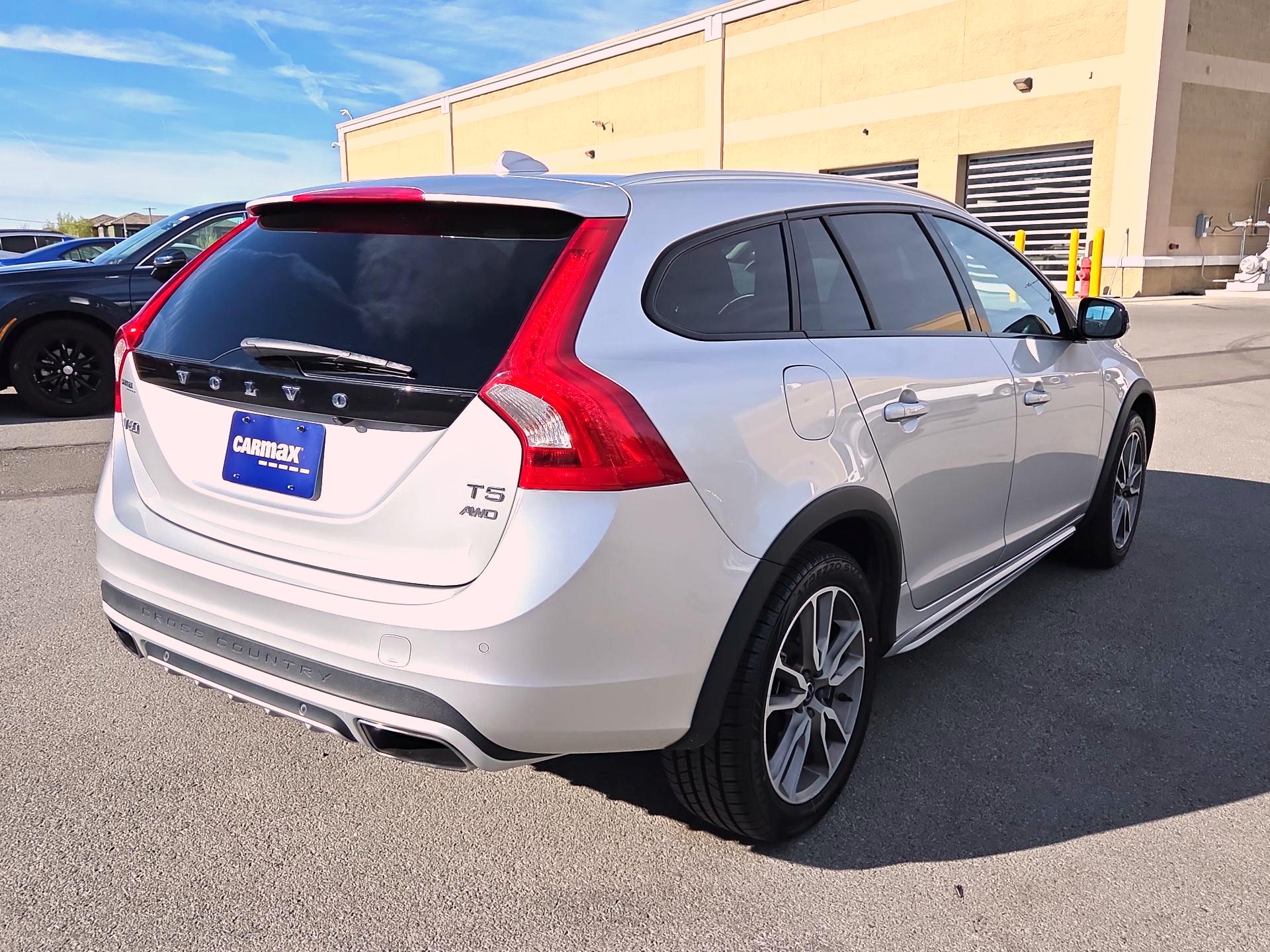 Thumbnail: 2018 Volvo S60 - 5