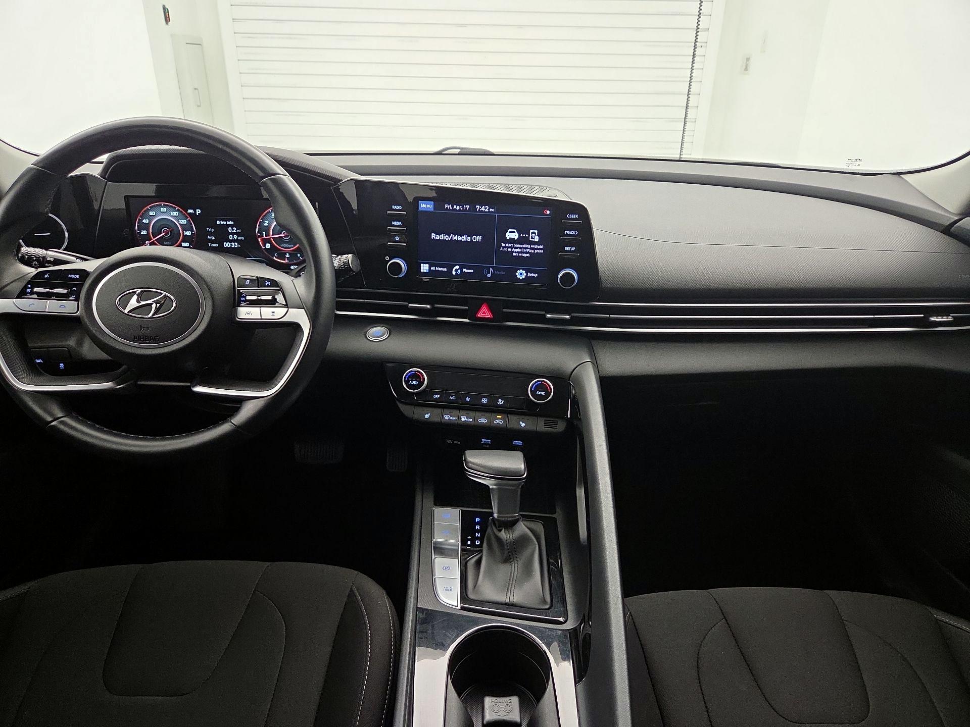 Thumbnail: 2022 Hyundai Elantra - 9