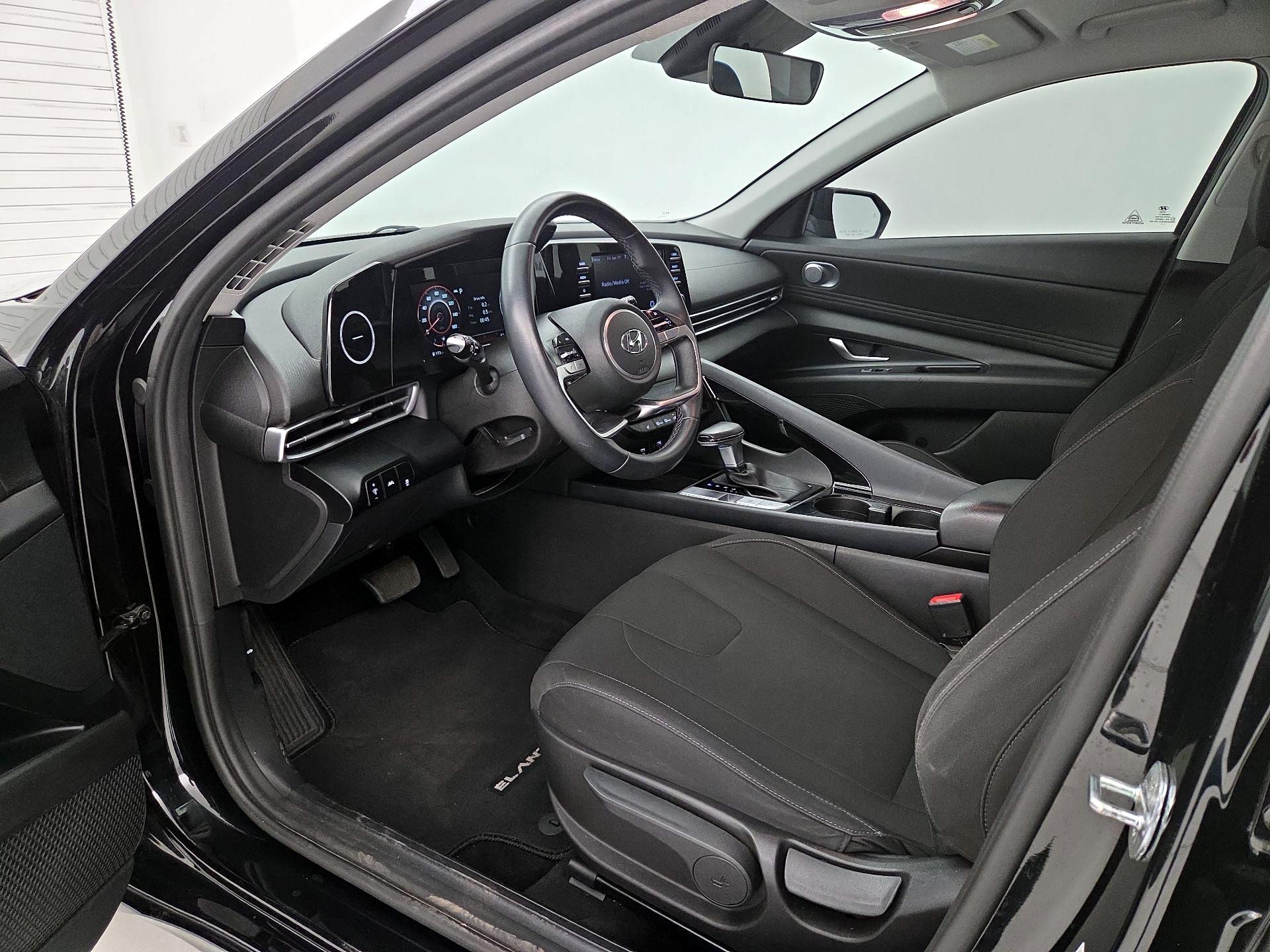 Thumbnail: 2022 Hyundai Elantra - 11