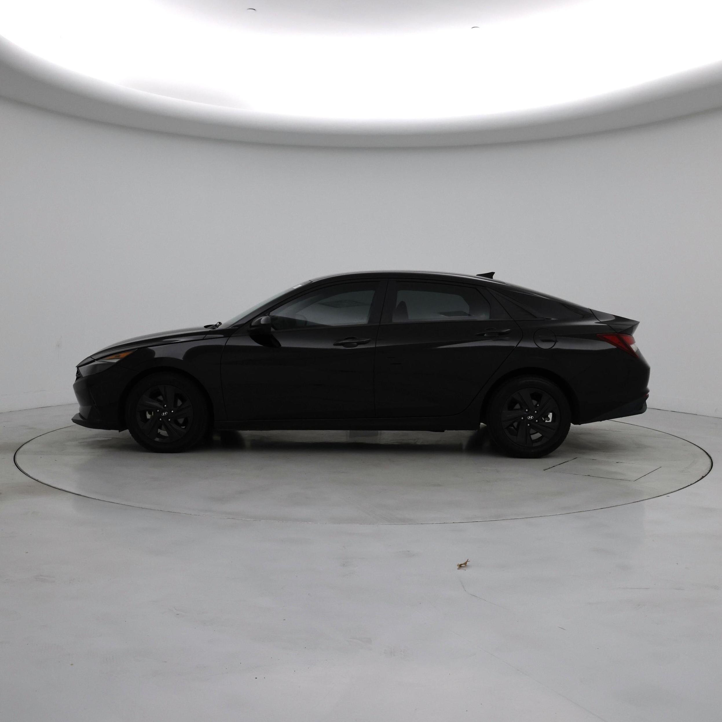 Thumbnail: 2022 Hyundai Elantra - 3