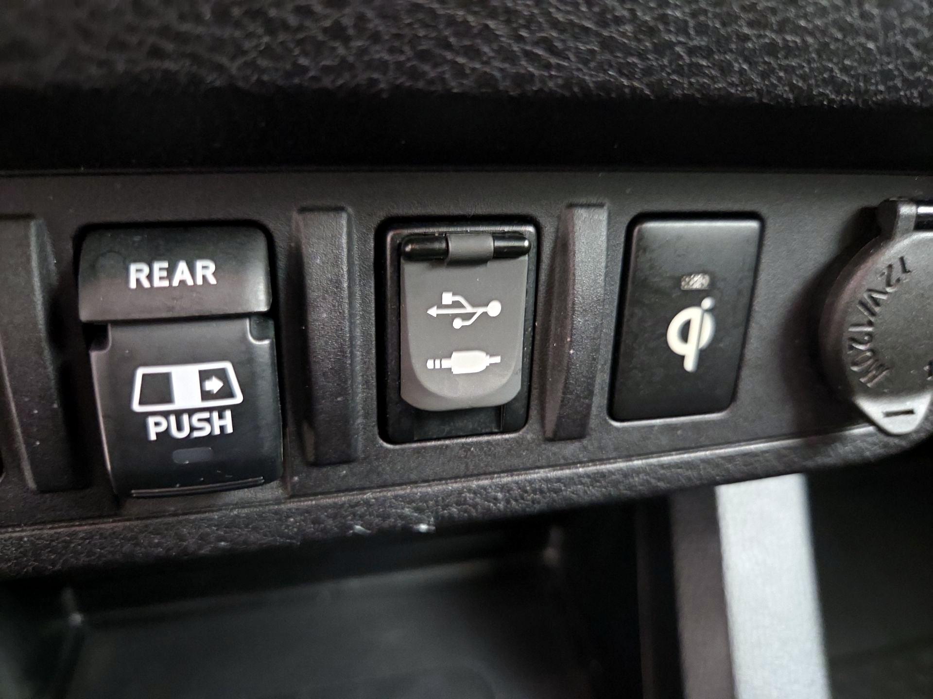 Thumbnail: 2019 Toyota Tacoma - 19