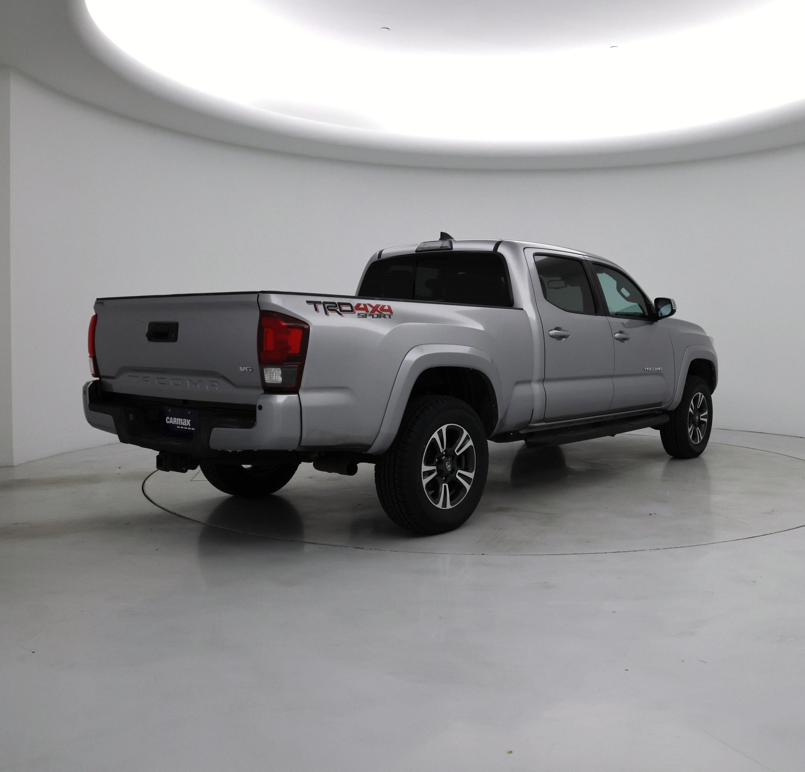 Thumbnail: 2019 Toyota Tacoma - 8