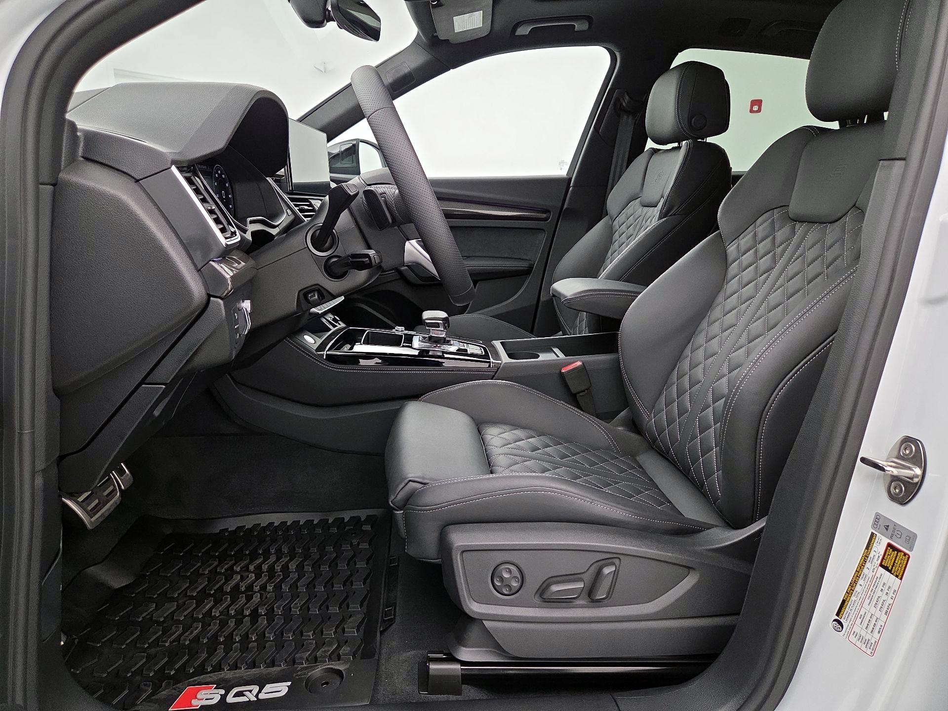 Thumbnail: 2025 Audi SQ5 - 11