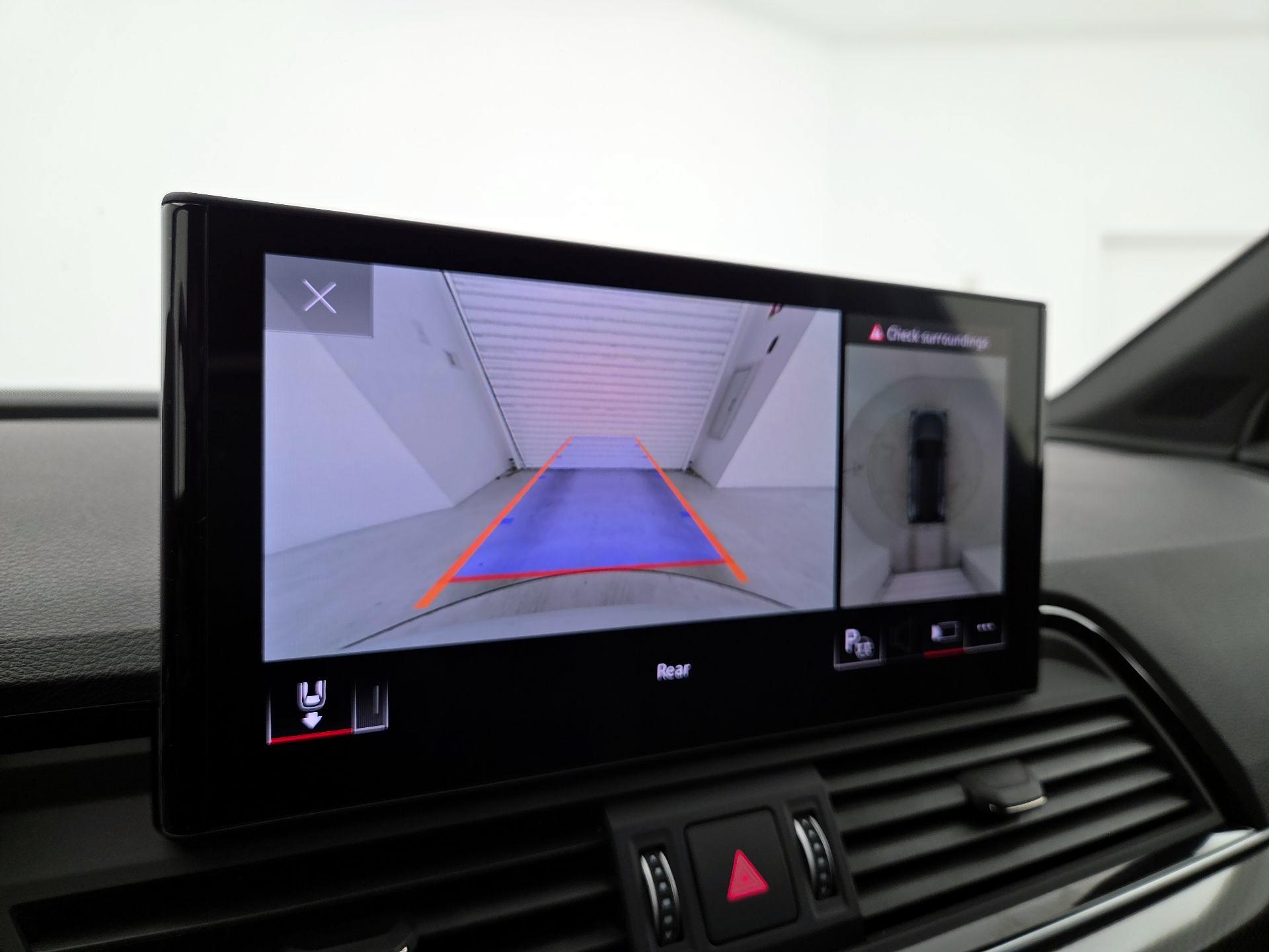 Thumbnail: 2025 Audi SQ5 - 15