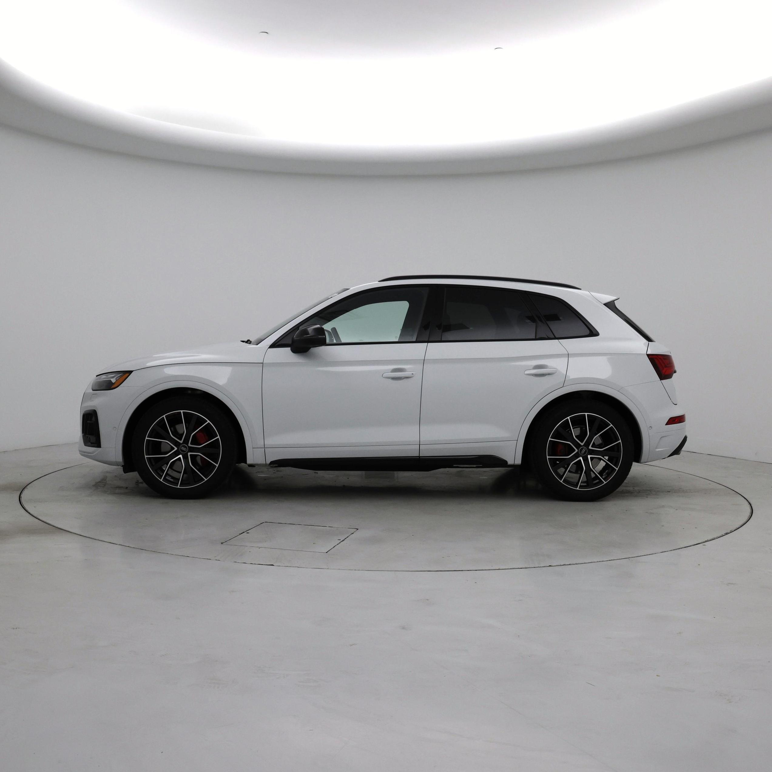 Thumbnail: 2025 Audi SQ5 - 3