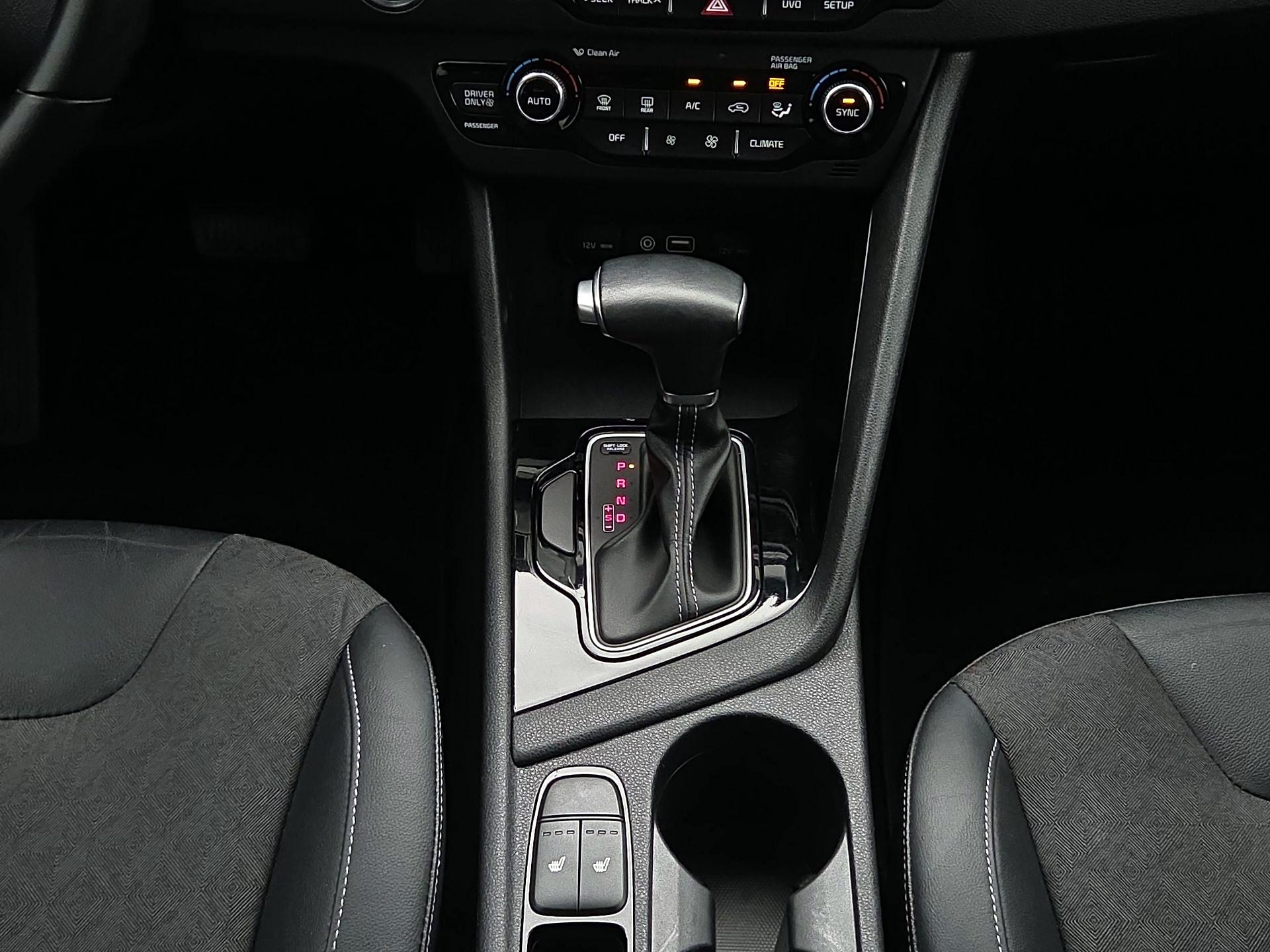 Thumbnail: 2017 Kia Niro - 16