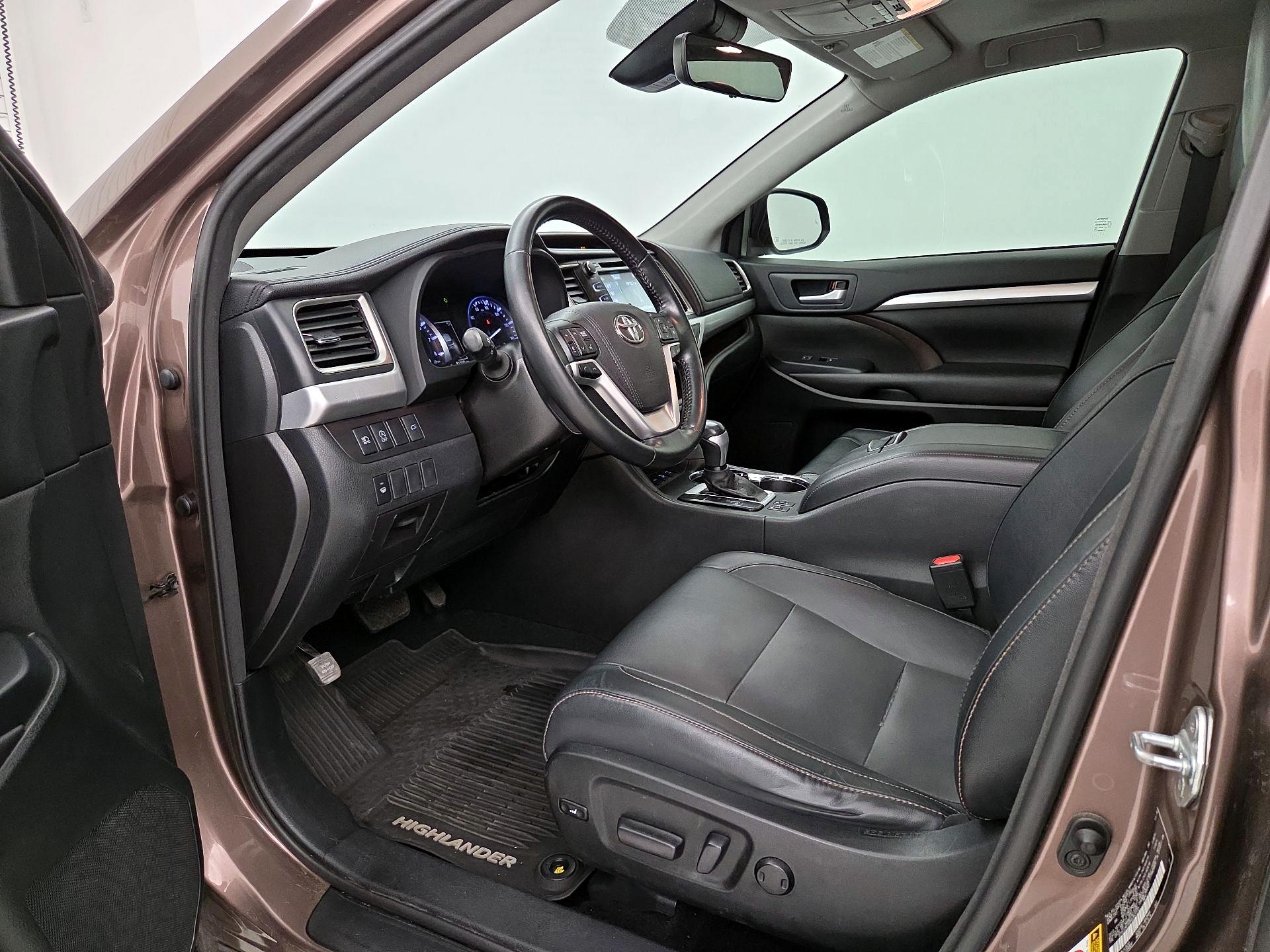 Thumbnail: 2017 Toyota Highlander - 11