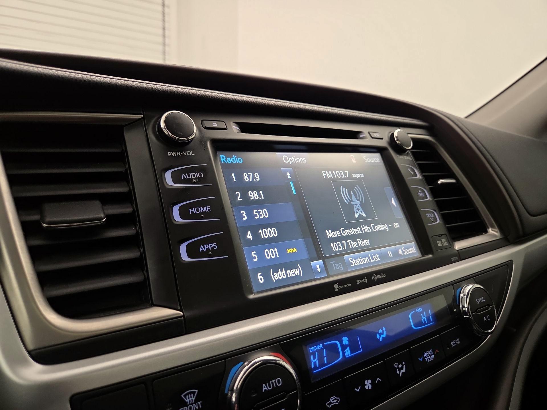 Thumbnail: 2017 Toyota Highlander - 15