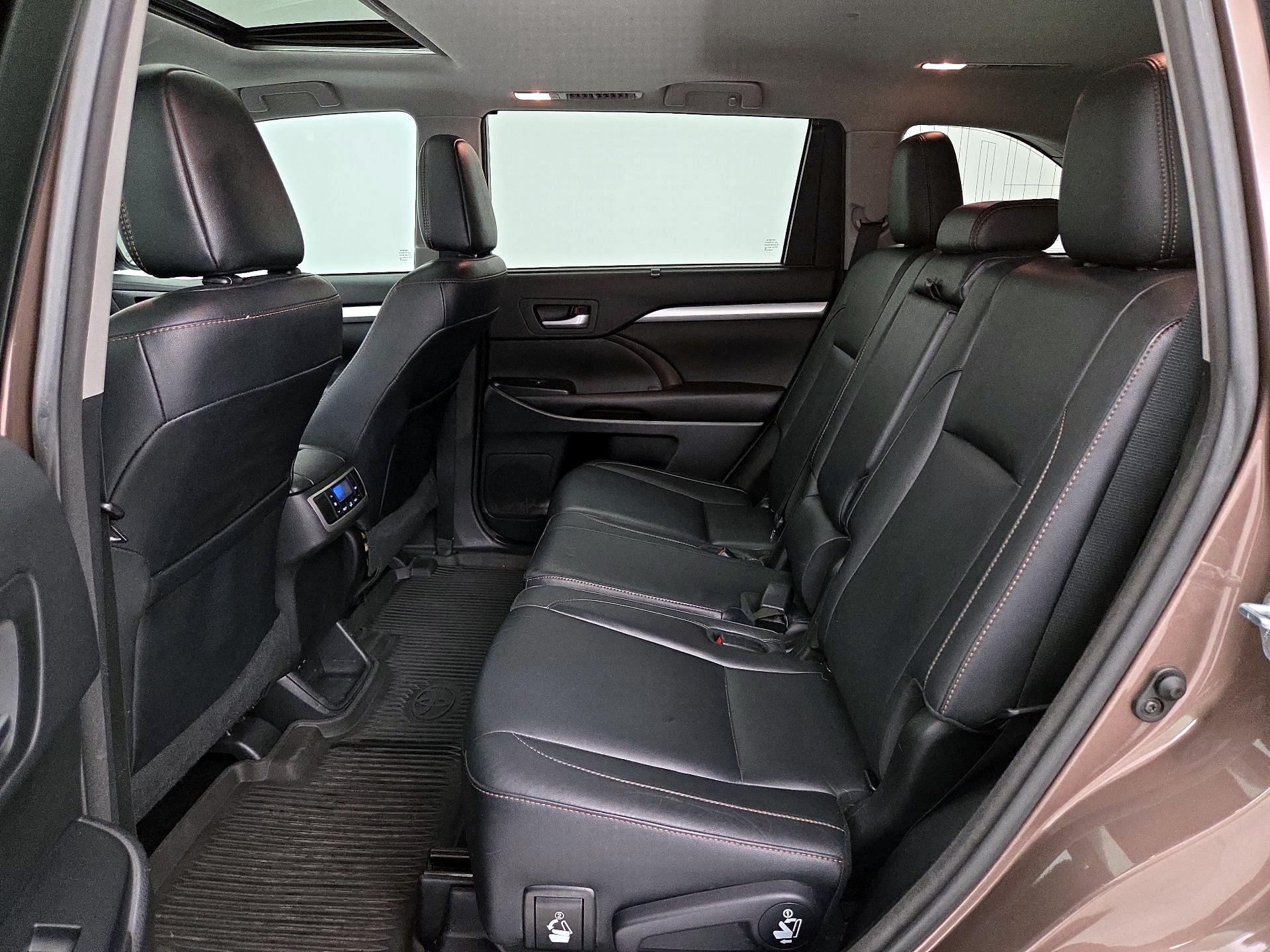 Thumbnail: 2017 Toyota Highlander - 20