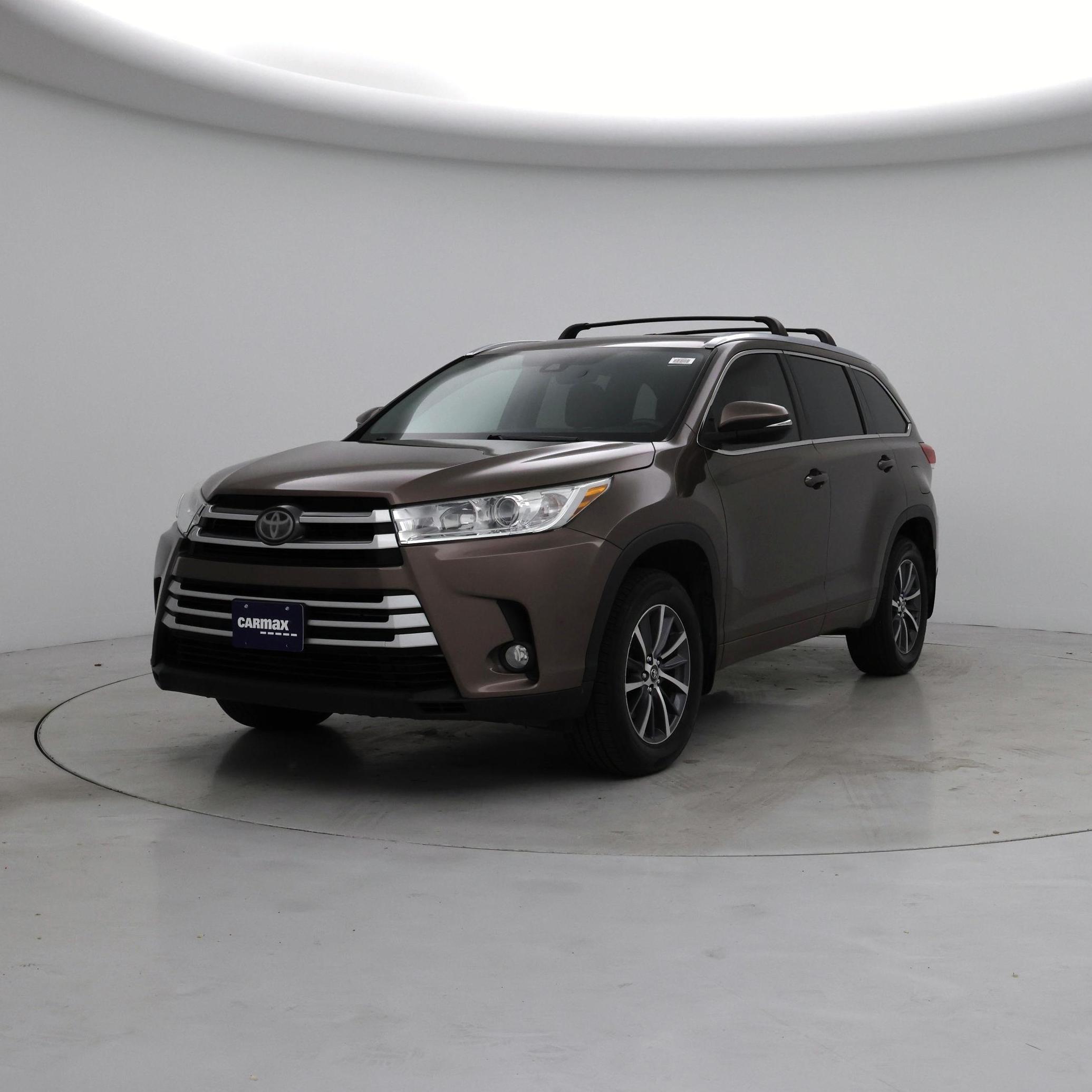 Thumbnail: 2017 Toyota Highlander - 4