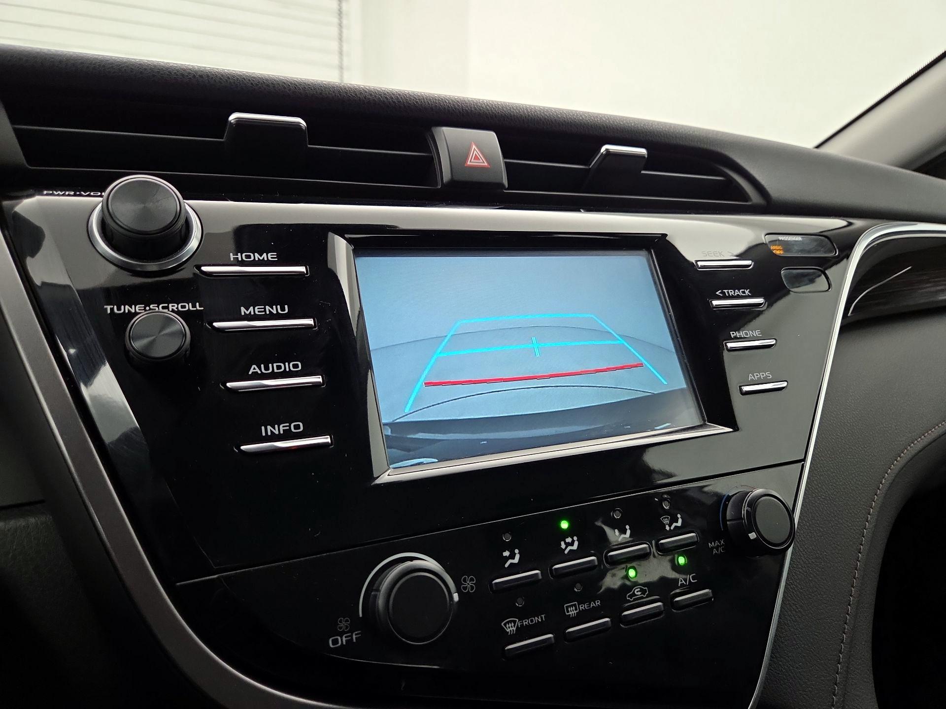 Thumbnail: 2018 Toyota Camry - 14