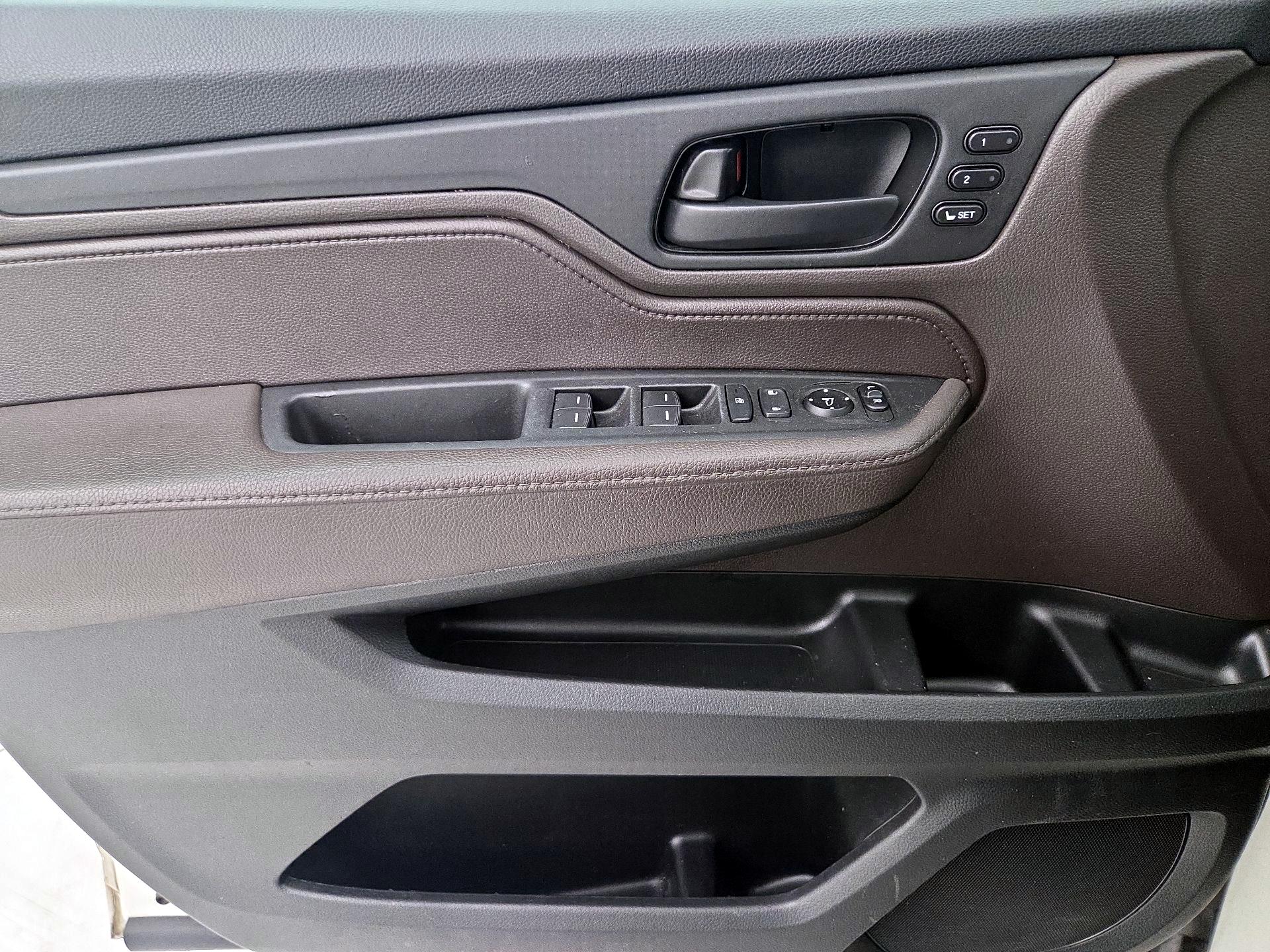 Thumbnail: 2018 Honda Odyssey - 12