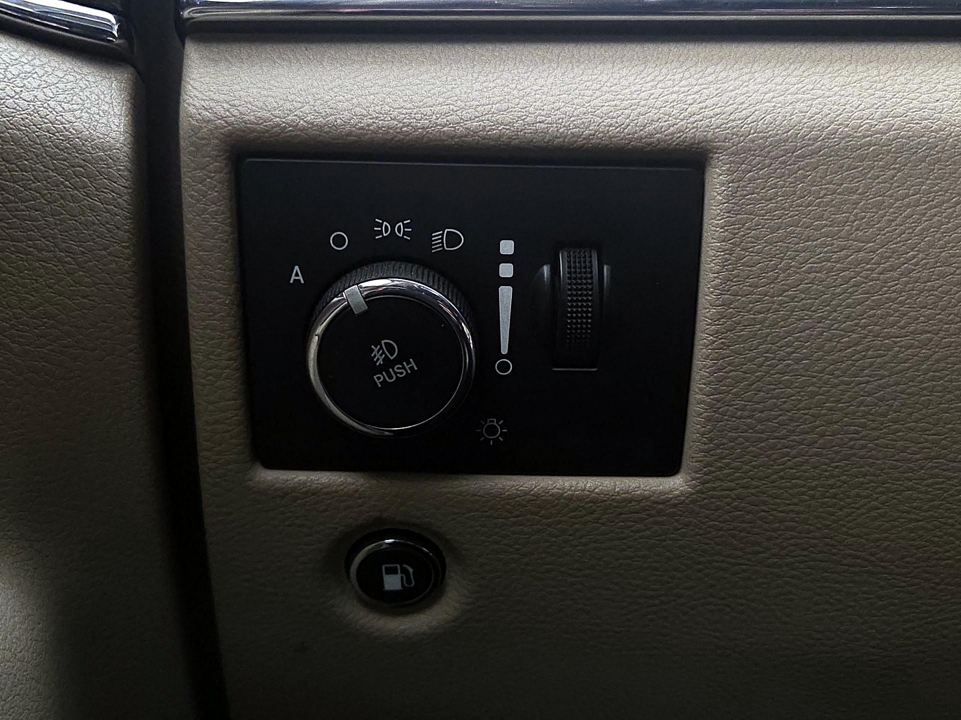 Thumbnail: 2017 Jeep Grand Cherokee - 13