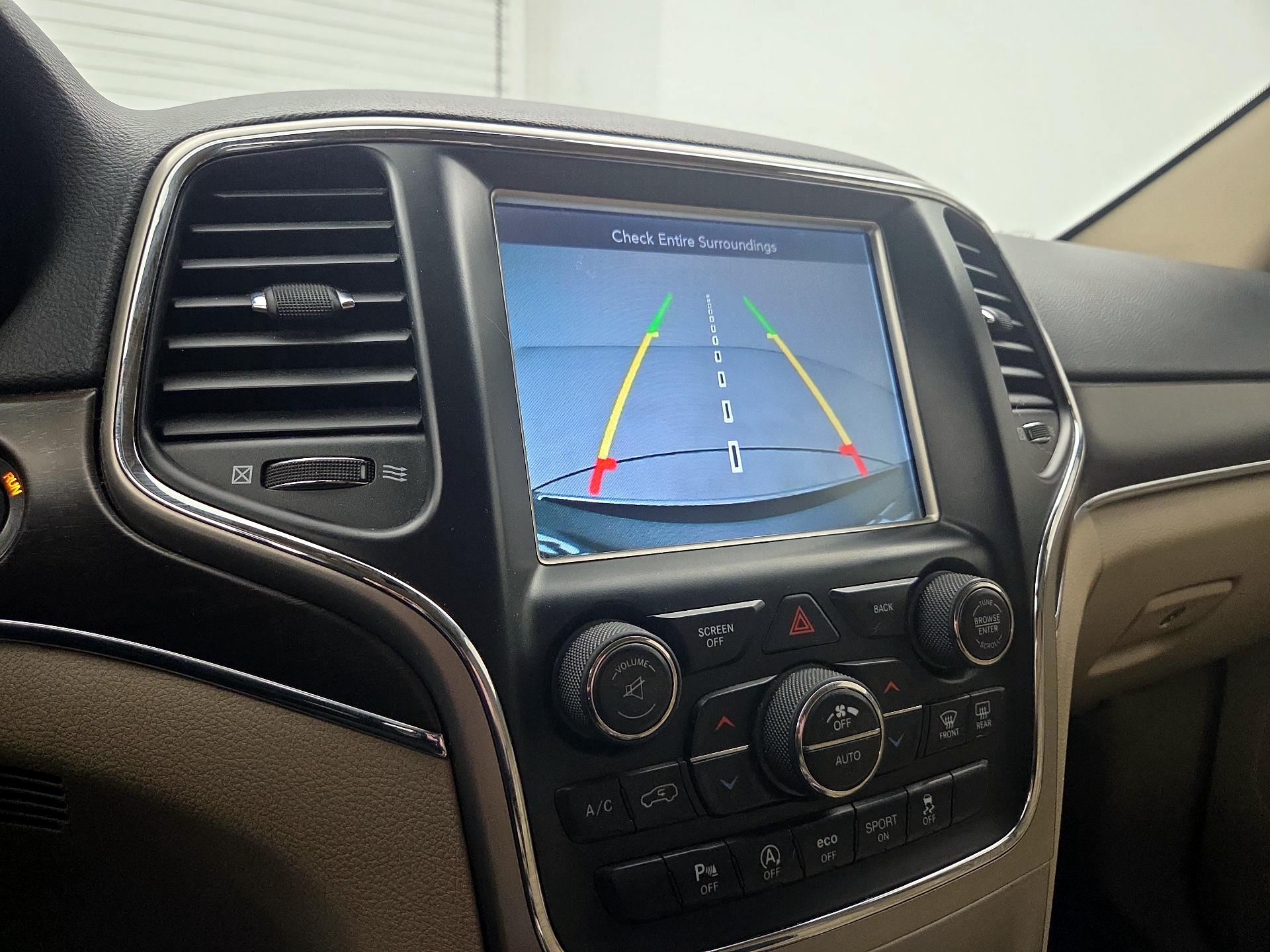 Thumbnail: 2017 Jeep Grand Cherokee - 15