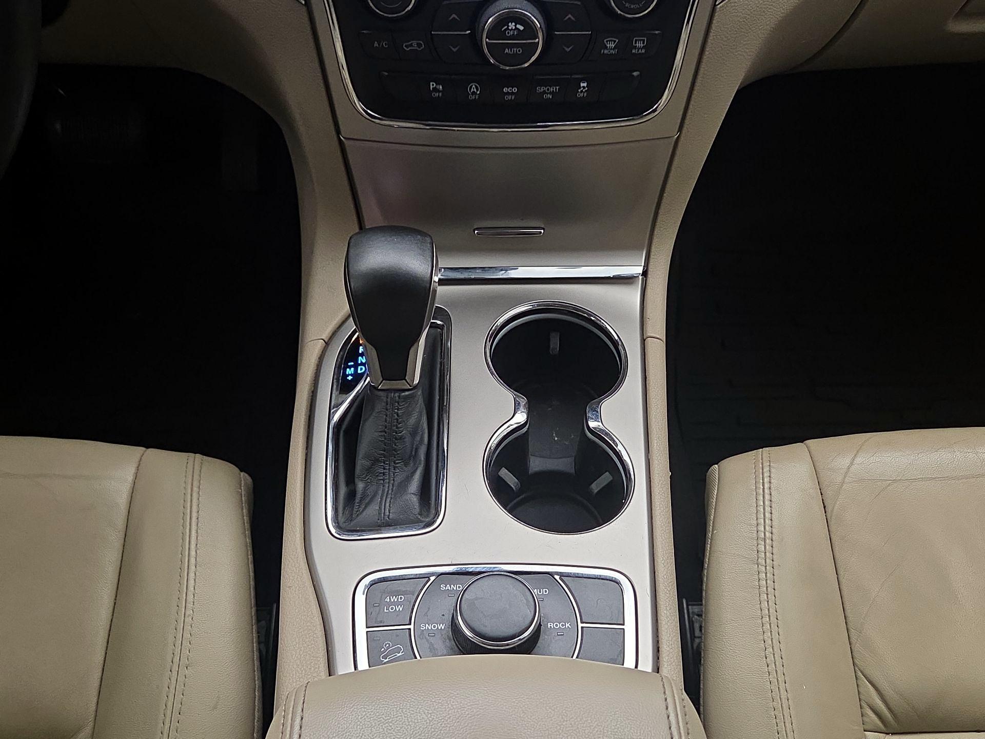 Thumbnail: 2017 Jeep Grand Cherokee - 18