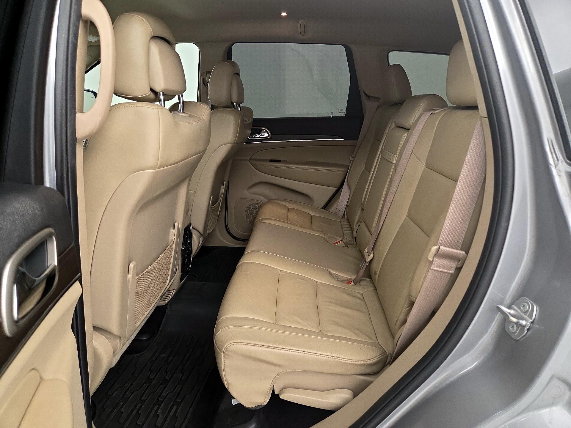 Thumbnail: 2017 Jeep Grand Cherokee - 20