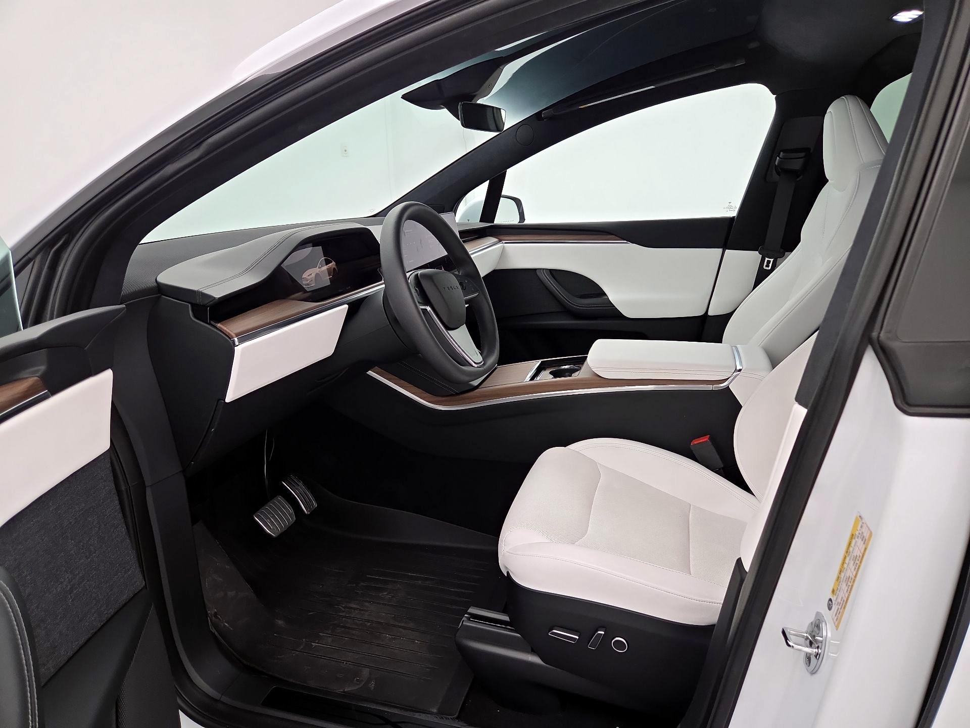 Thumbnail: 2024 Tesla Model X - 11