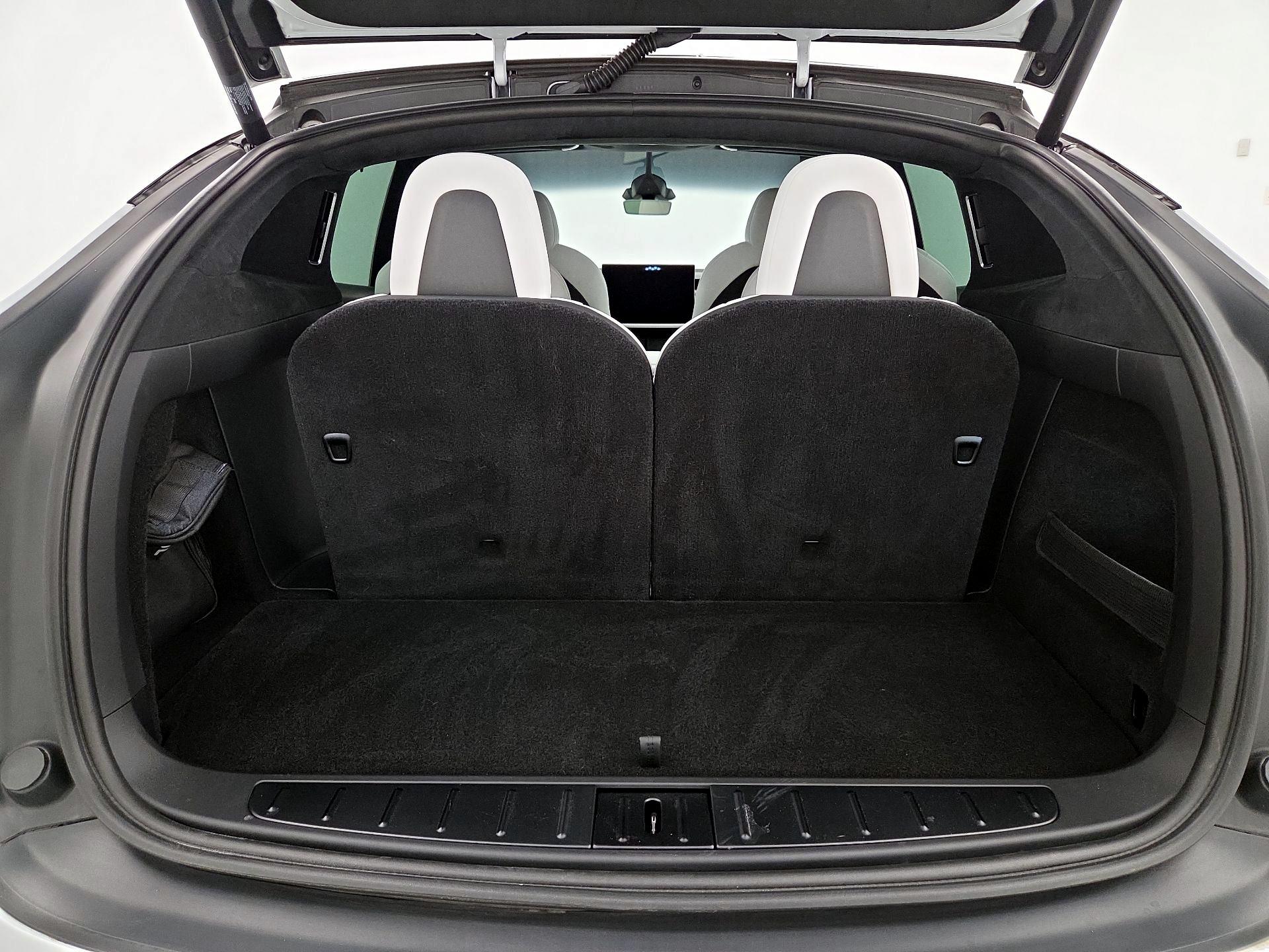 Thumbnail: 2024 Tesla Model X - 19