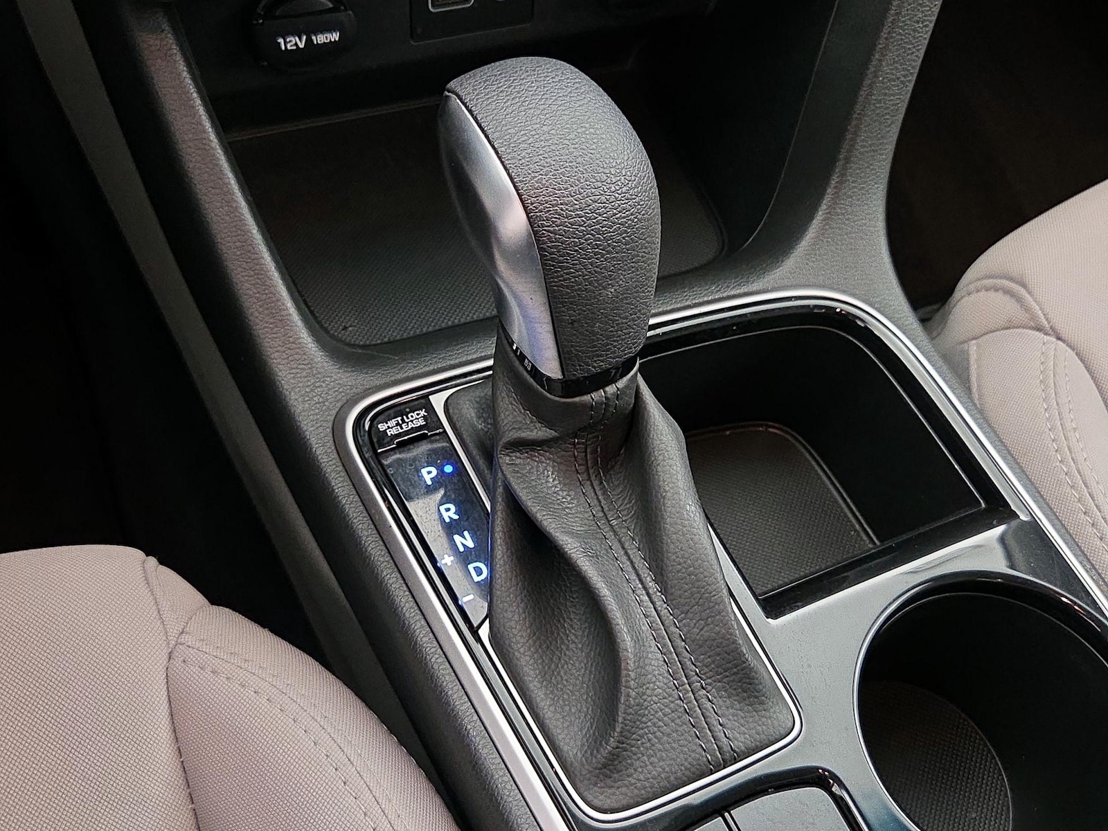 2018 Hyundai Sonata SE - Photo 18