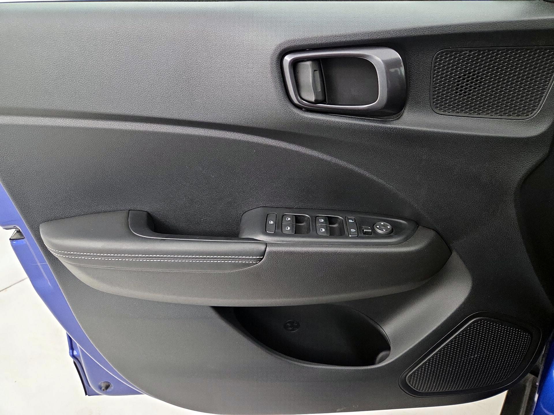 Thumbnail: 2023 Hyundai Venue - 12