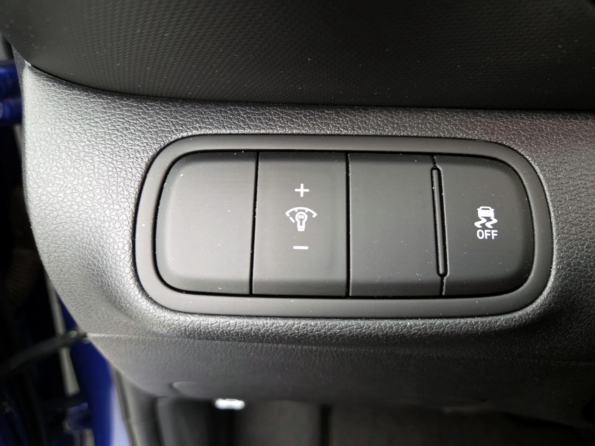 Thumbnail: 2023 Hyundai Venue - 13