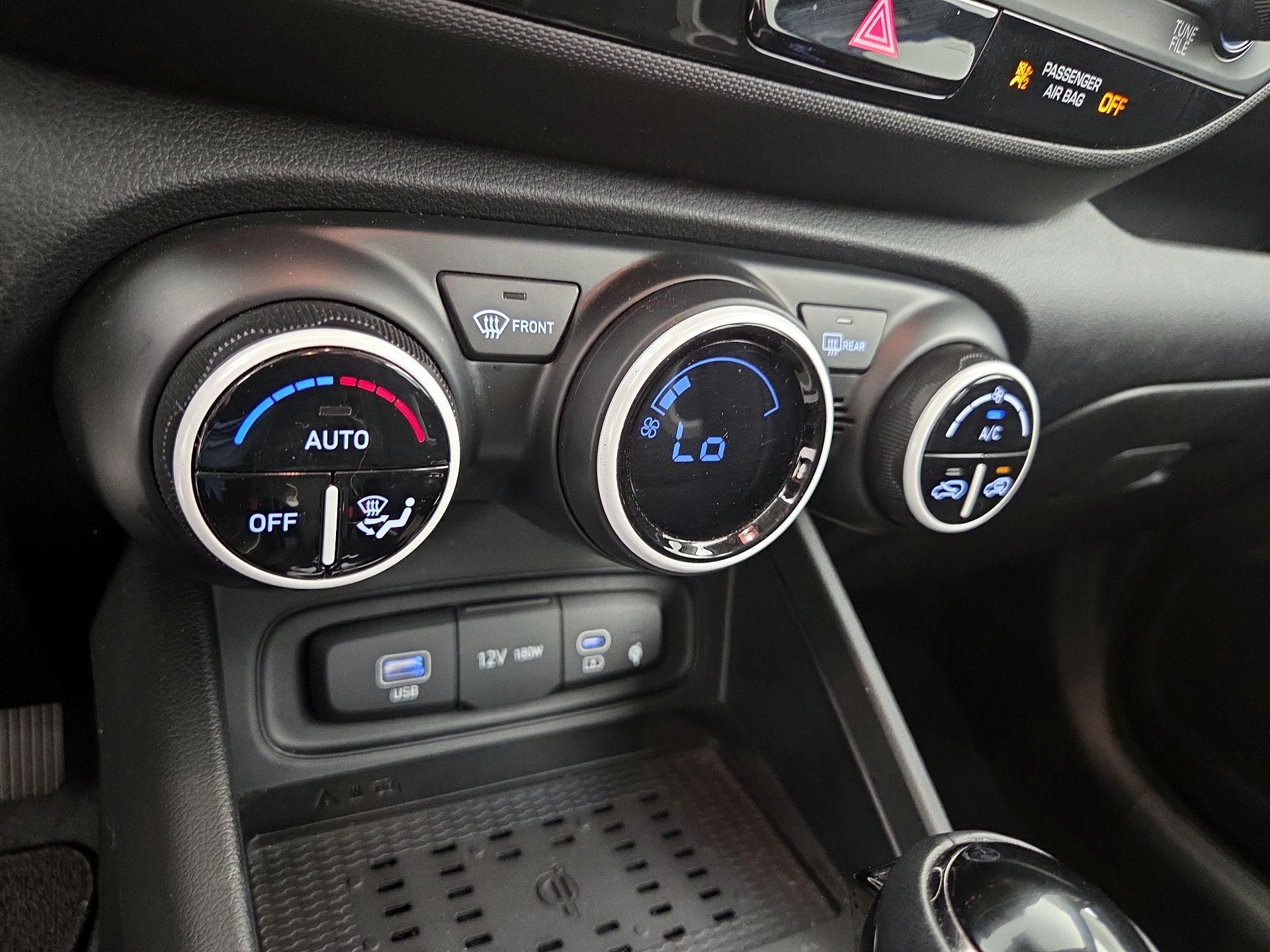 Thumbnail: 2023 Hyundai Venue - 17