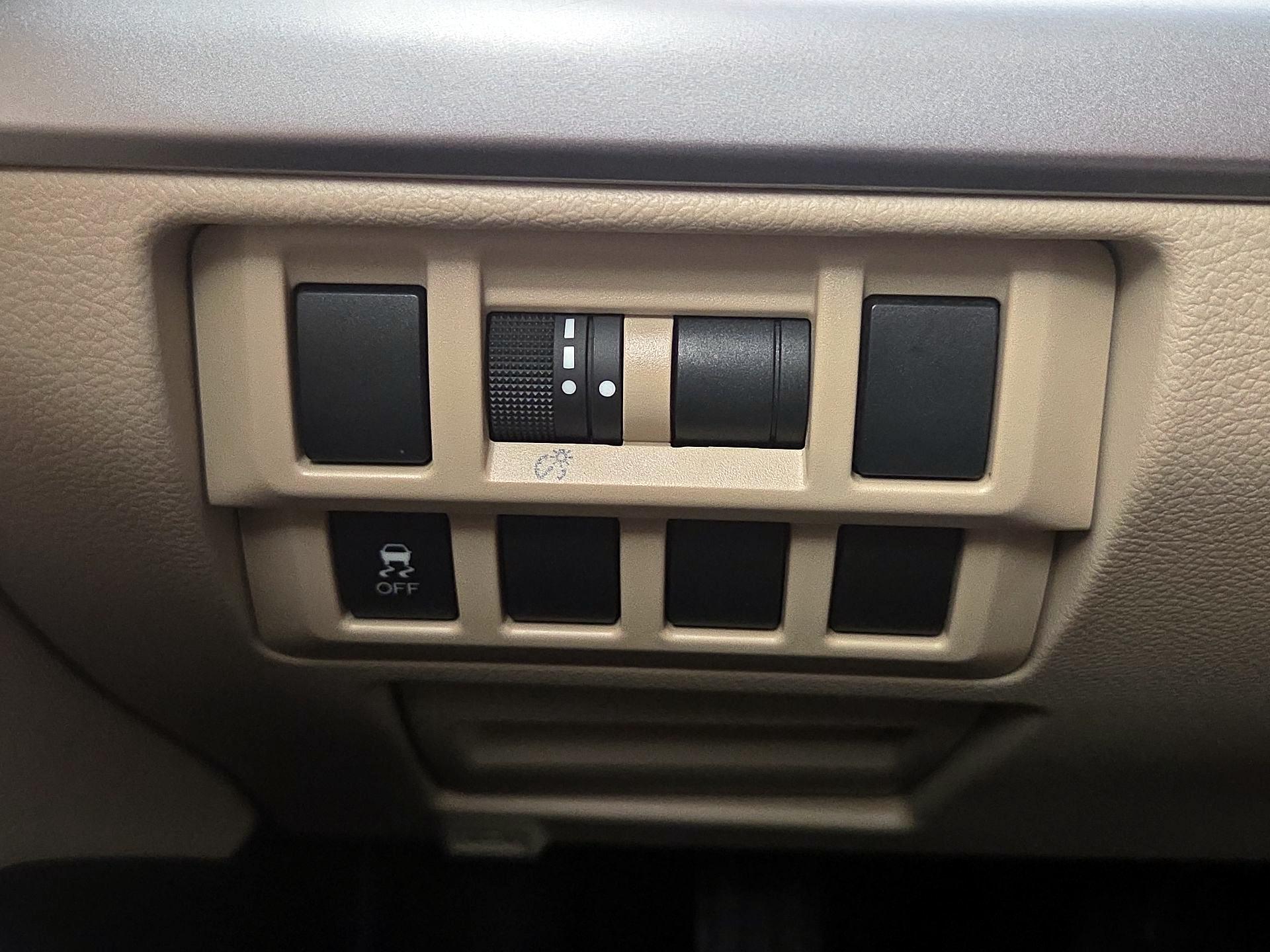 Thumbnail: 2015 Subaru Outback - 13