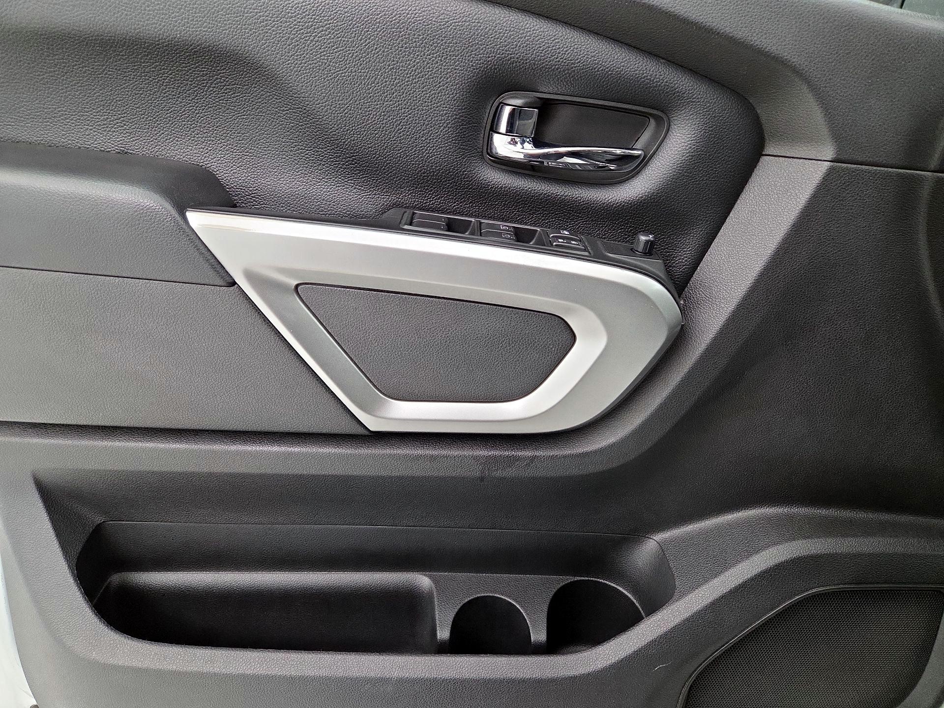 Thumbnail: 2018 Nissan Titan - 12