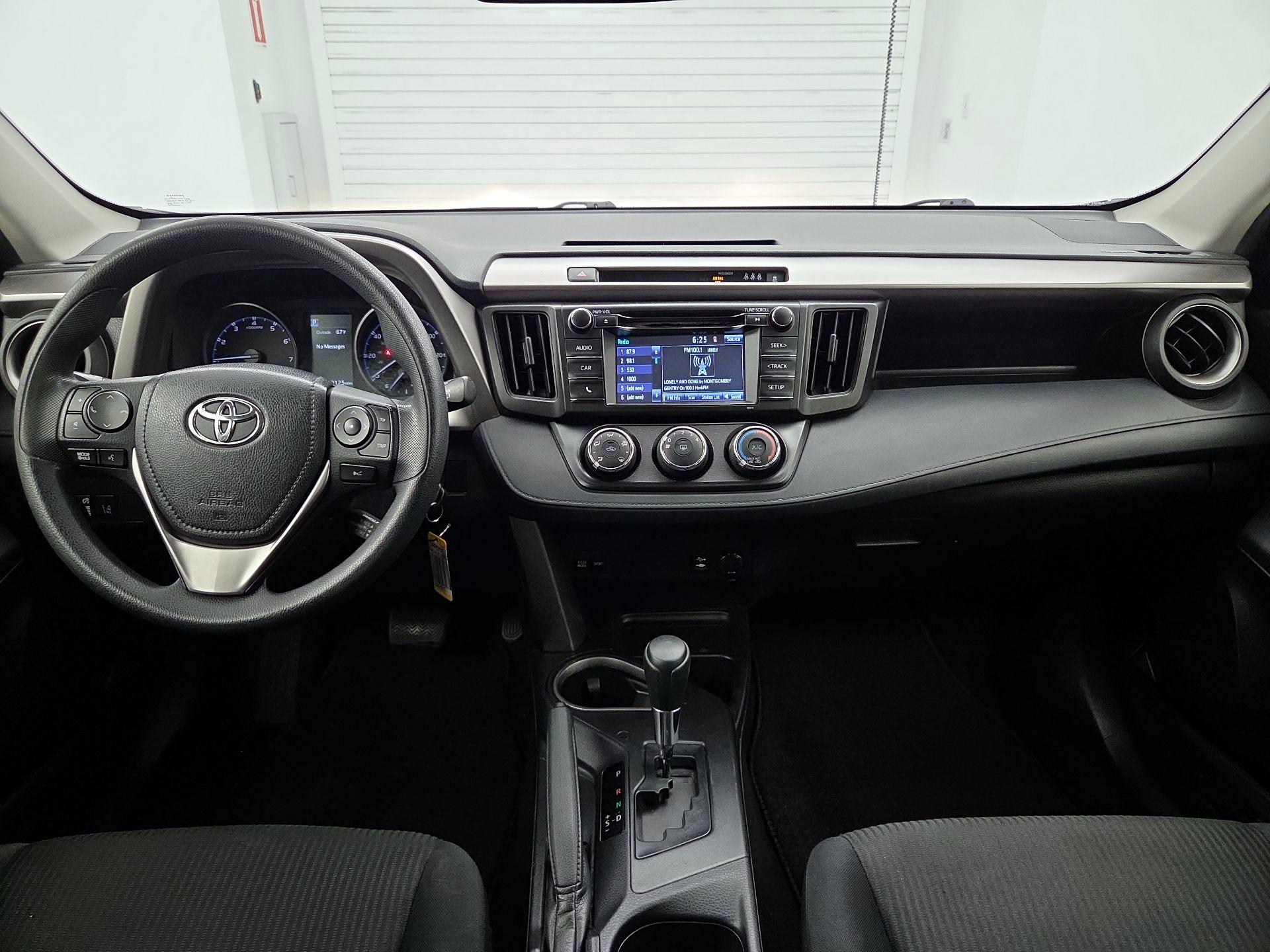 Thumbnail: 2018 Toyota RAV4 - 9