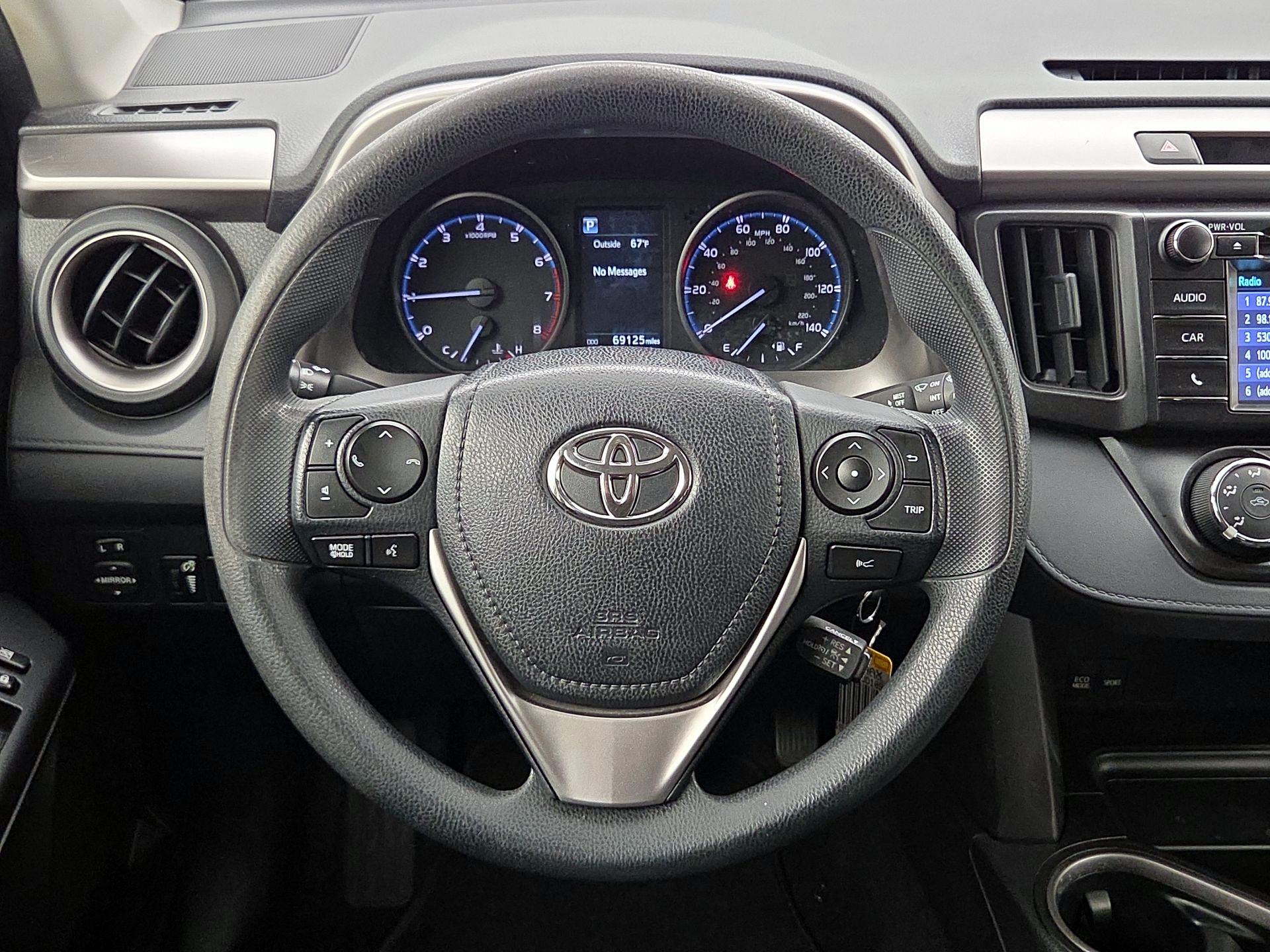 Thumbnail: 2018 Toyota RAV4 - 10