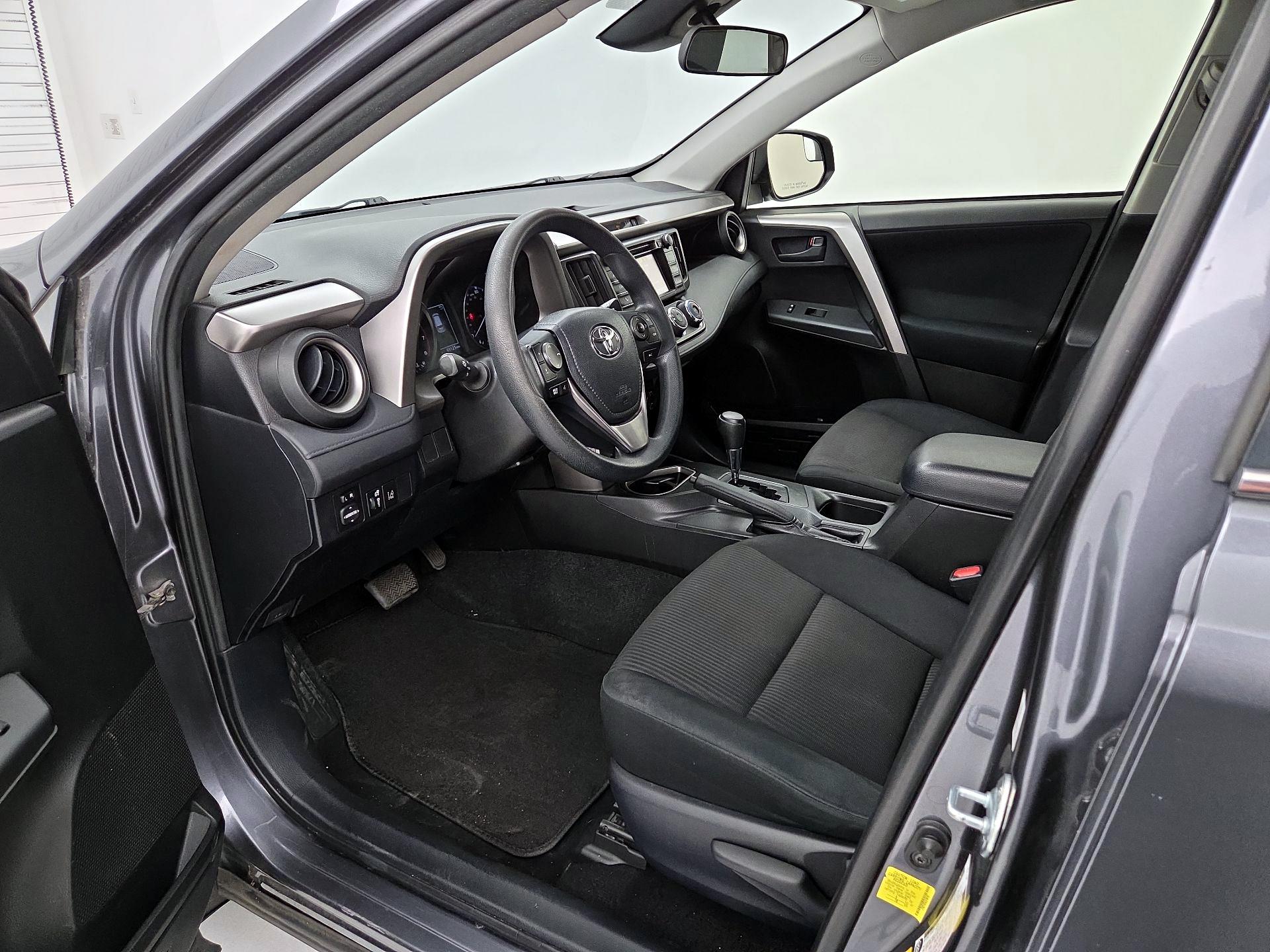 Thumbnail: 2018 Toyota RAV4 - 11