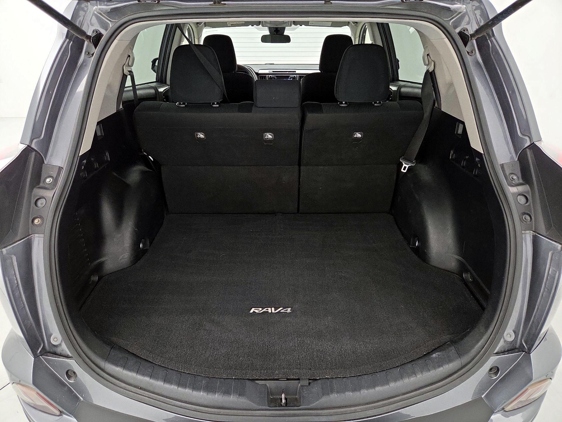 Thumbnail: 2018 Toyota RAV4 - 20