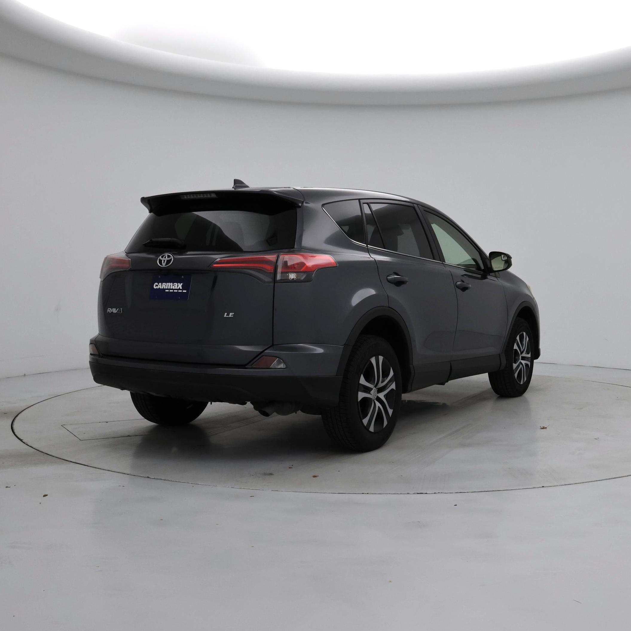 Thumbnail: 2018 Toyota RAV4 - 8