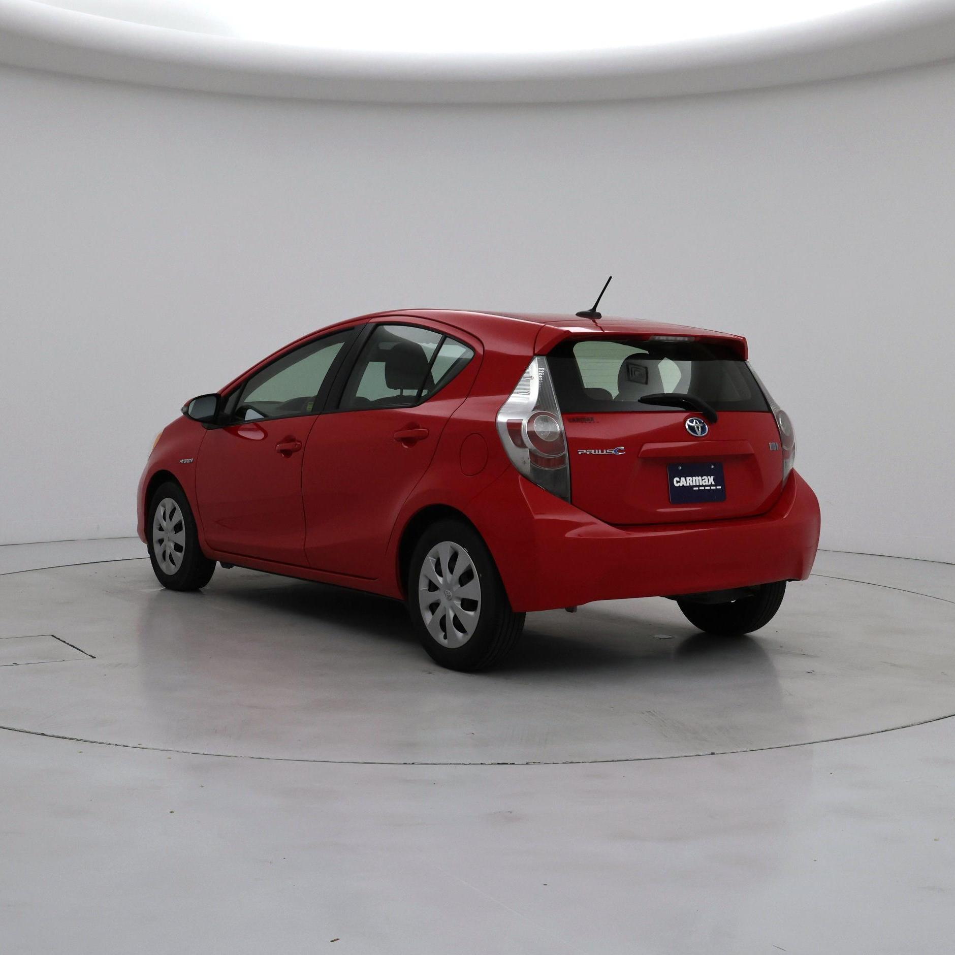 Thumbnail: 2014 Toyota Prius c - 2