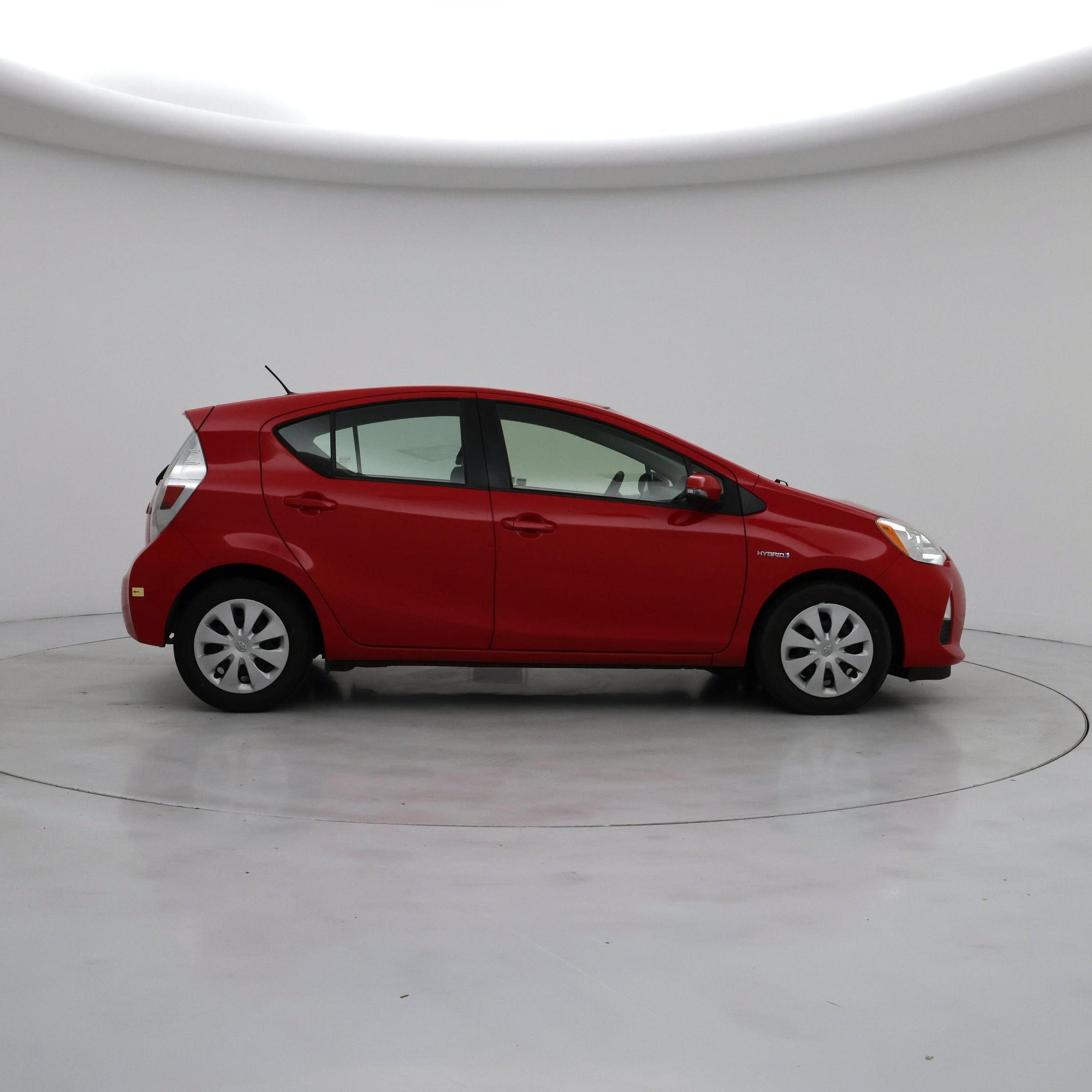 Thumbnail: 2014 Toyota Prius c - 7