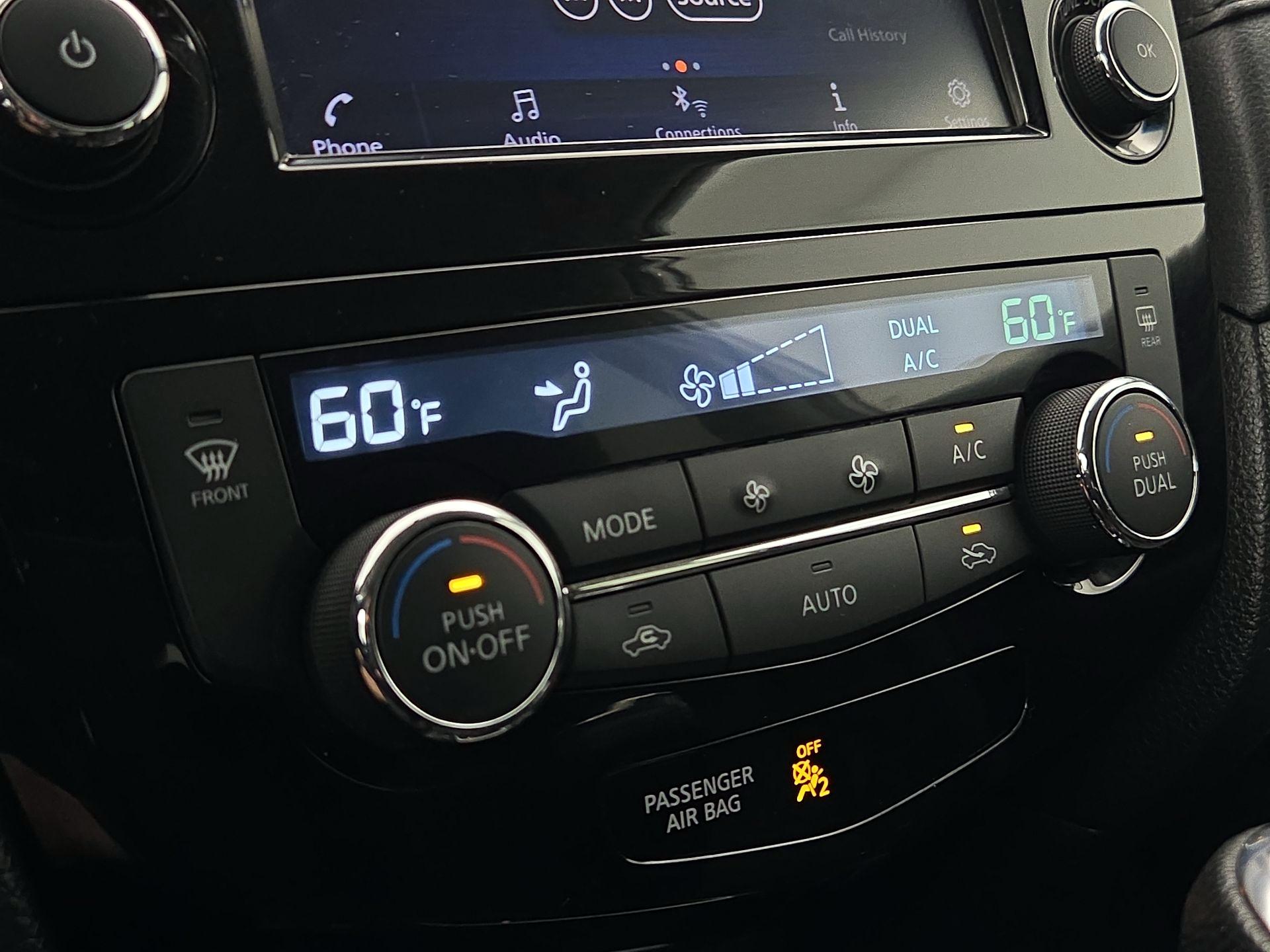 Thumbnail: 2018 Nissan Rogue - 16