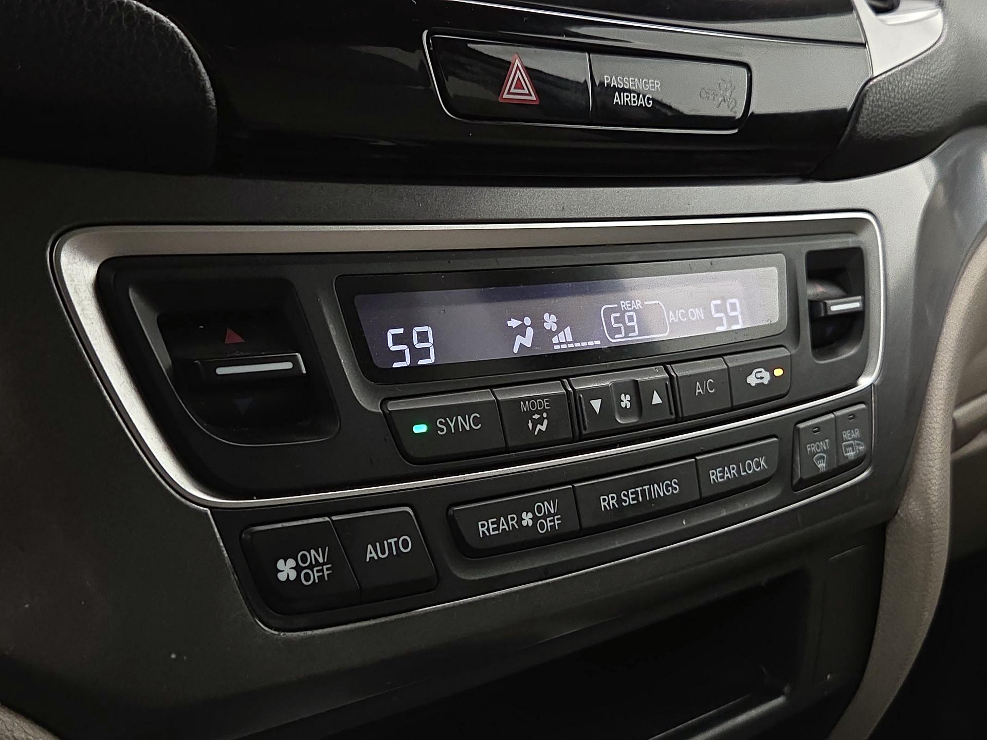 Thumbnail: 2018 Honda Pilot - 16