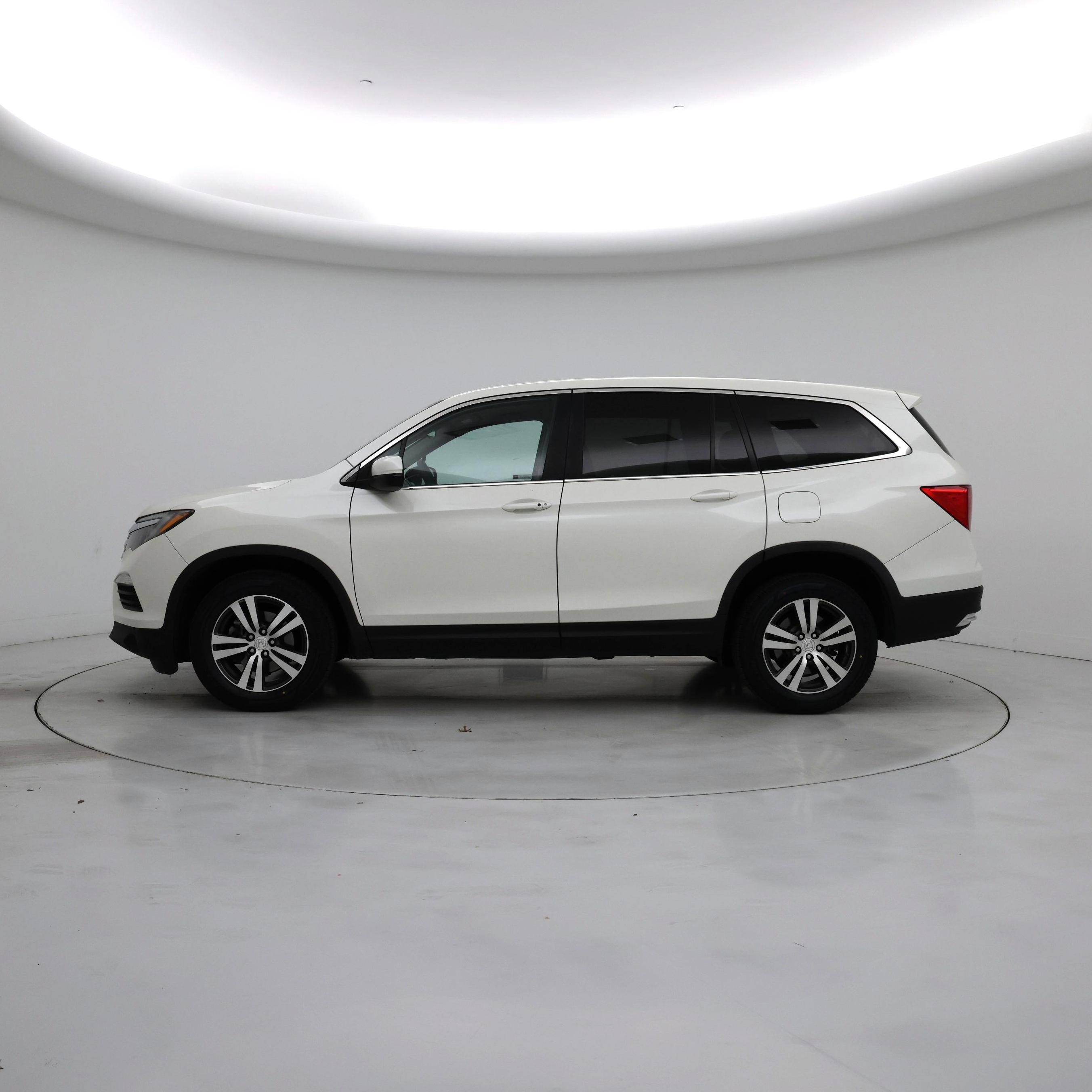 Thumbnail: 2018 Honda Pilot - 3