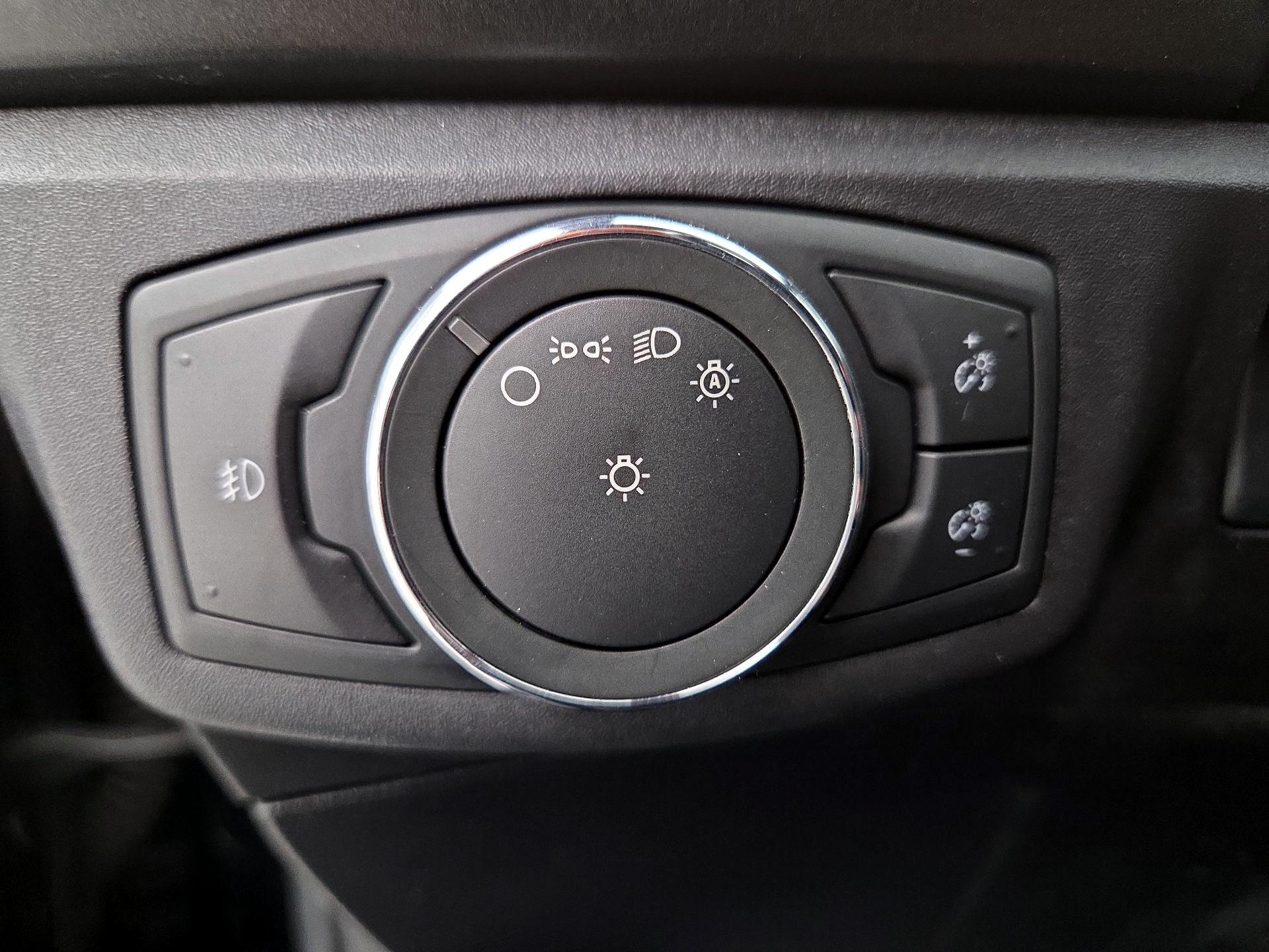 Thumbnail: 2017 Ford Fusion - 13