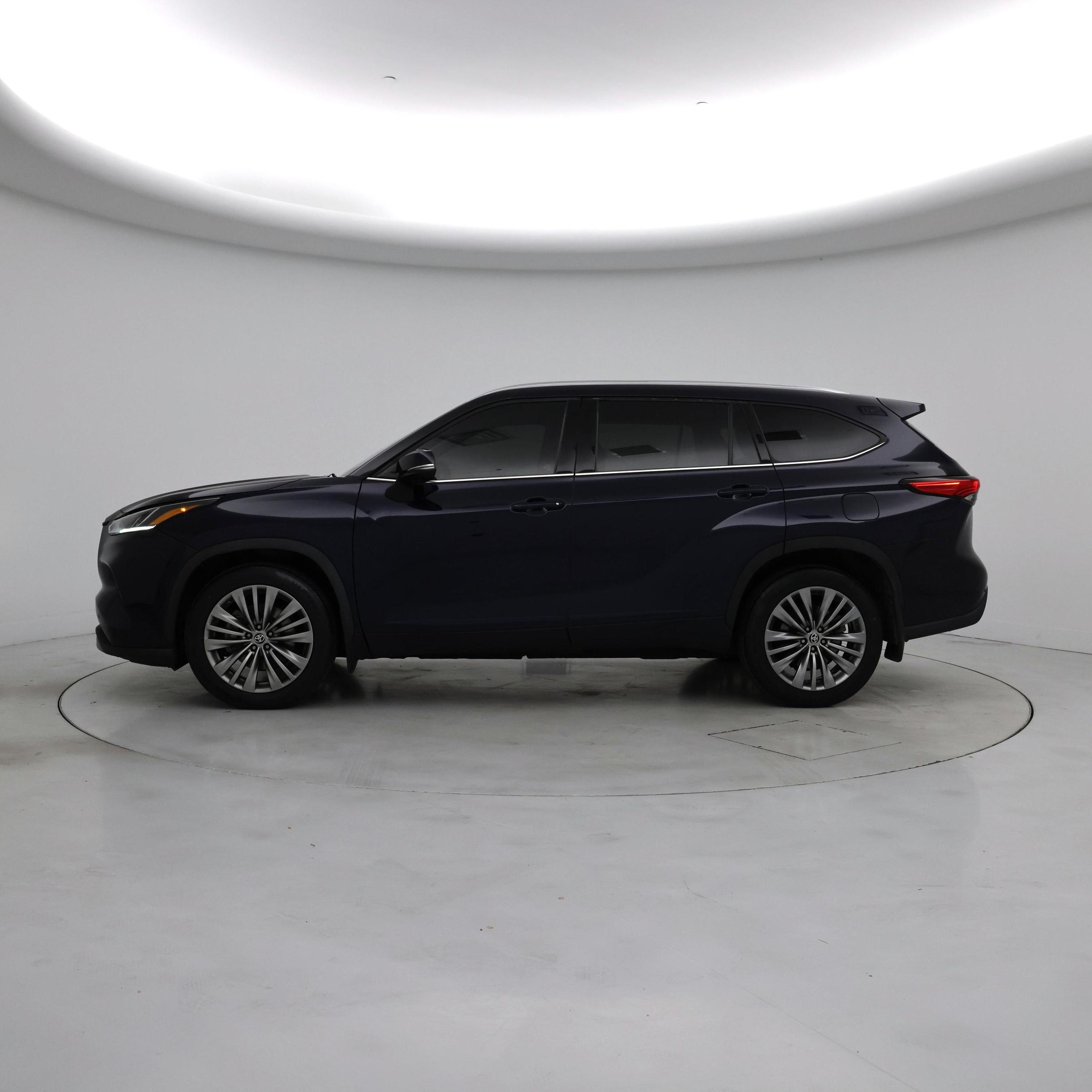 Thumbnail: 2020 Toyota Highlander - 3