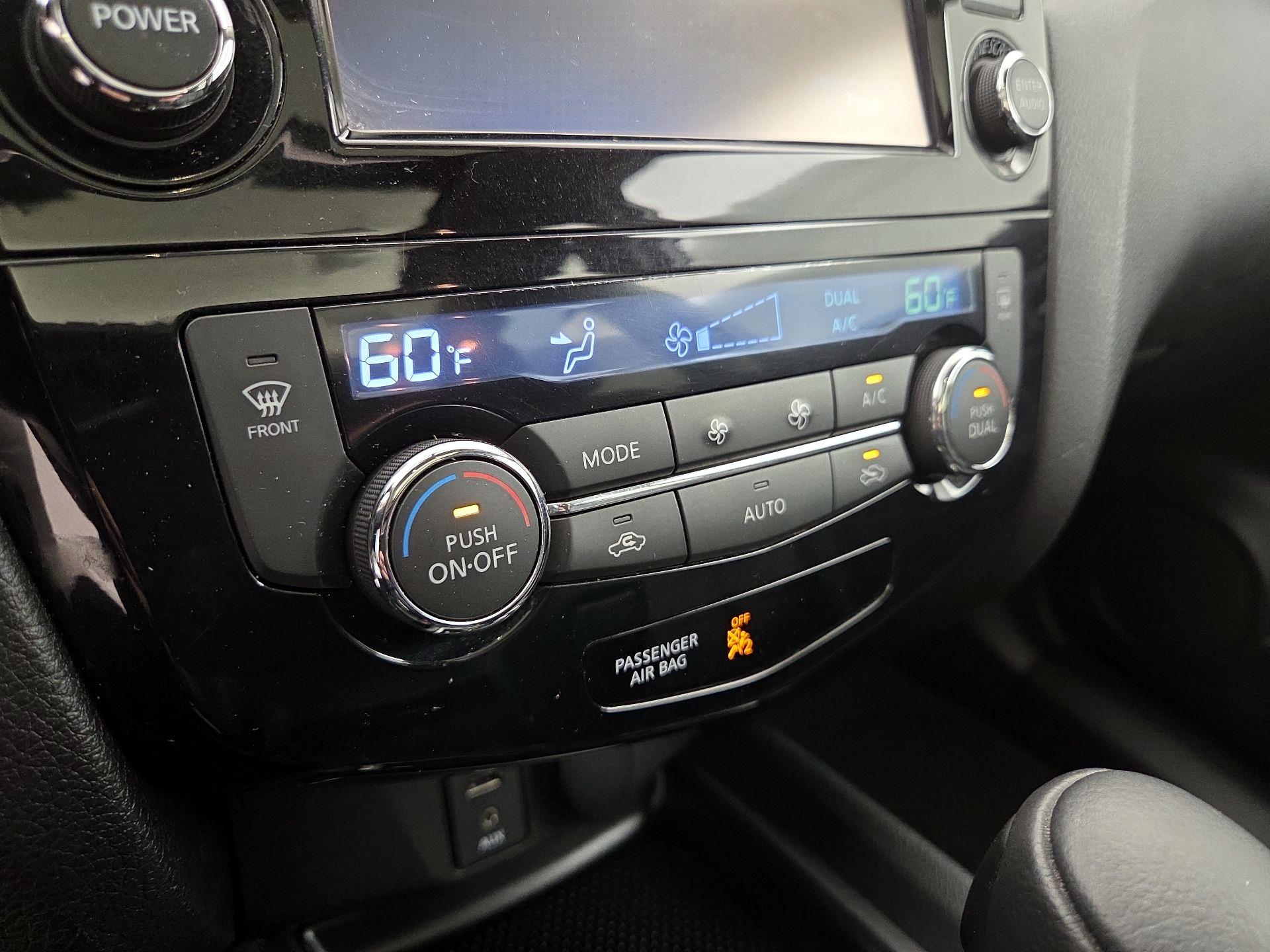 Thumbnail: 2016 Nissan Rogue - 17