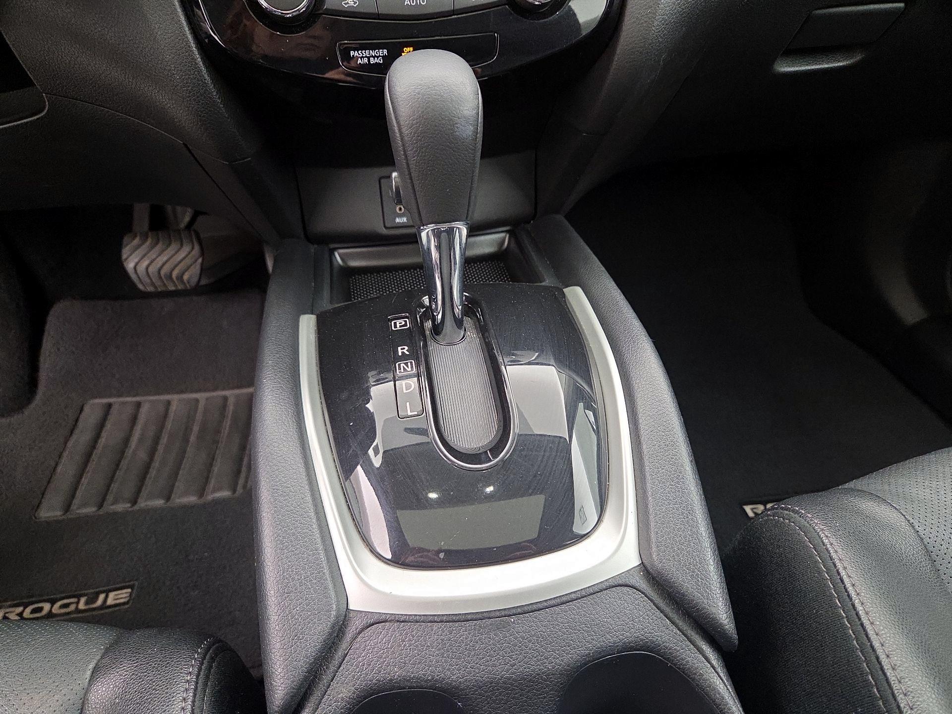 Thumbnail: 2016 Nissan Rogue - 18