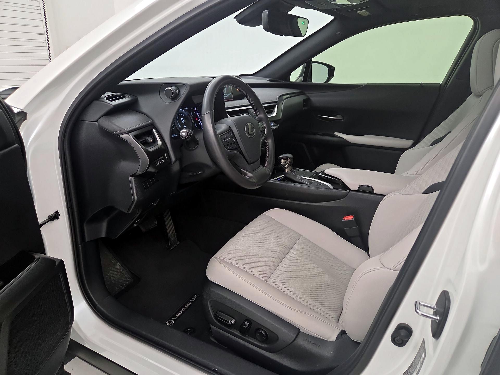 Thumbnail: 2021 Lexus UX - 11