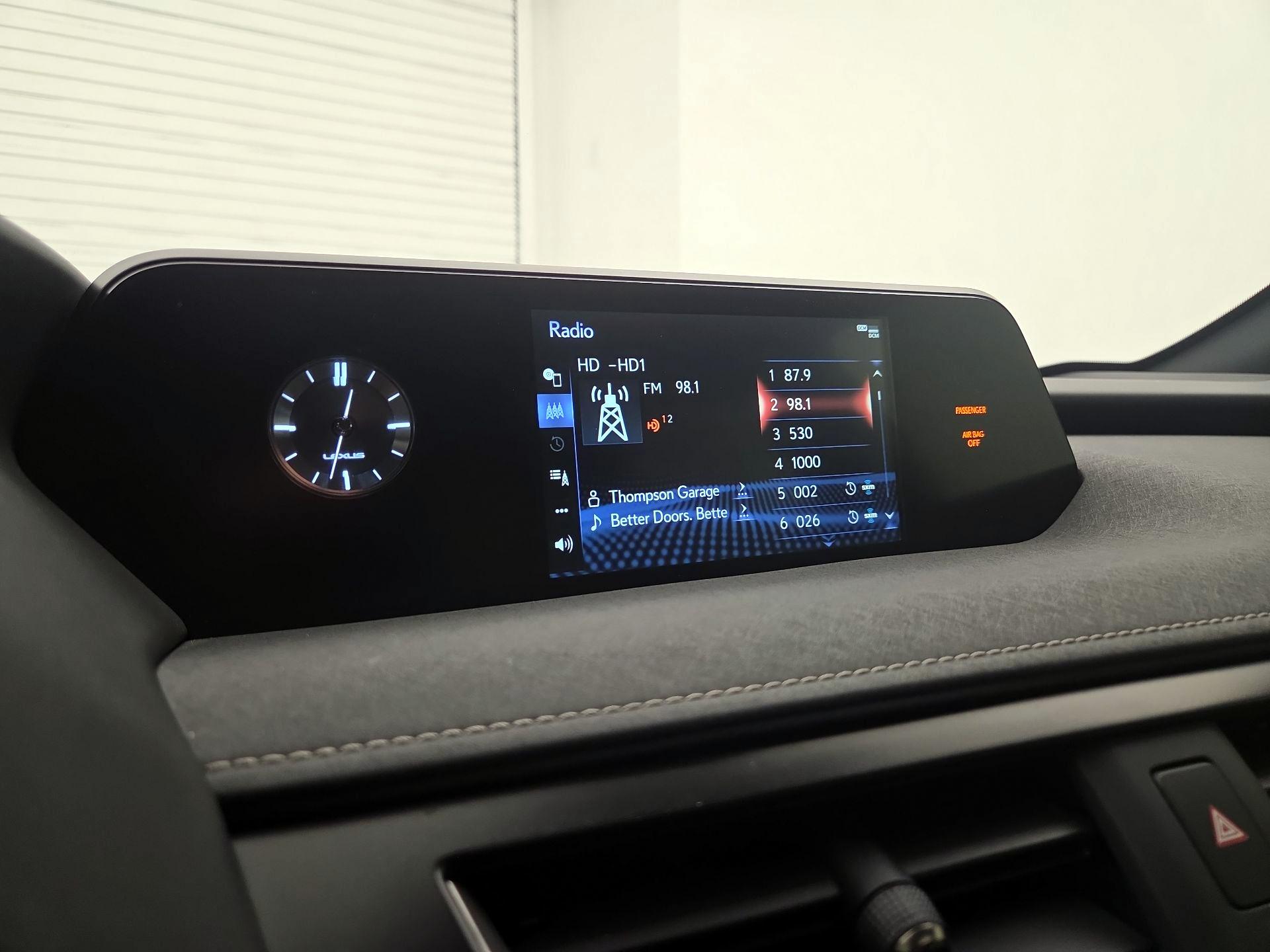 Thumbnail: 2021 Lexus UX - 14