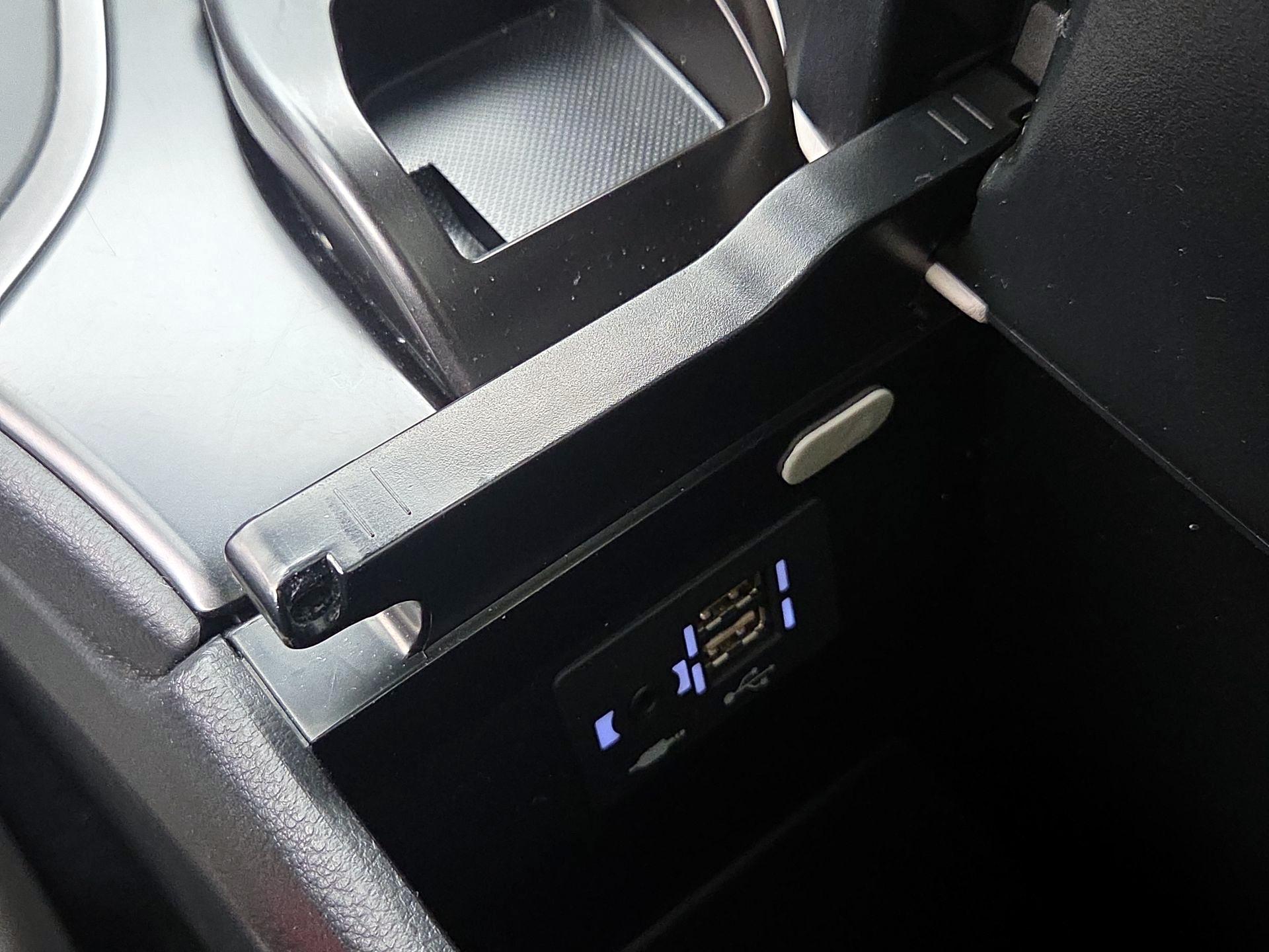 Thumbnail: 2021 Lexus UX - 17