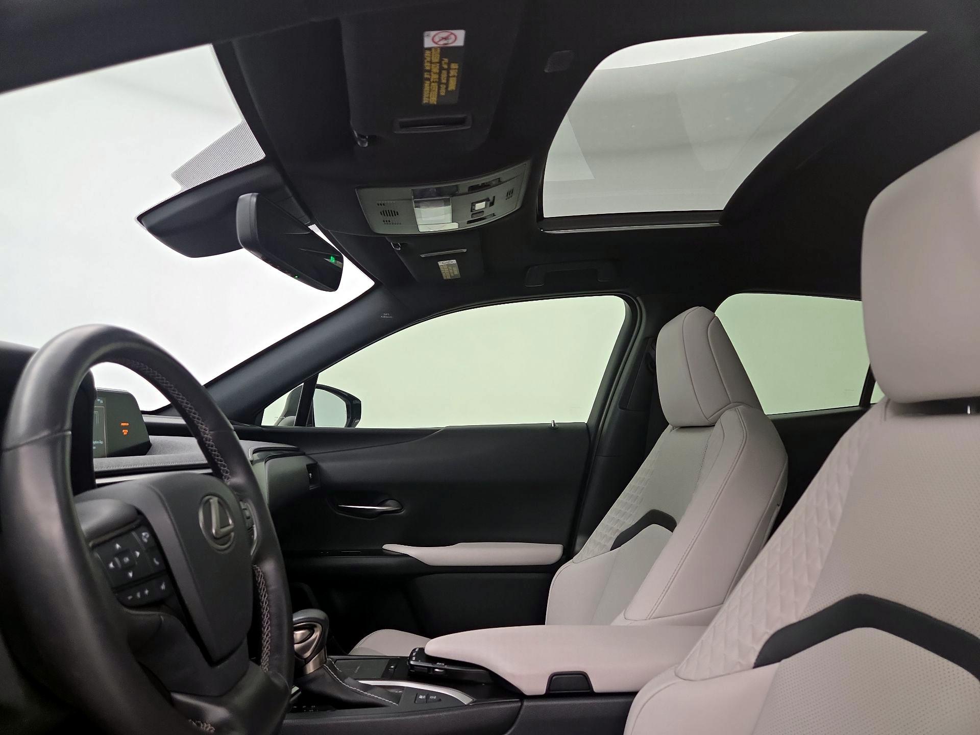 Thumbnail: 2021 Lexus UX - 18