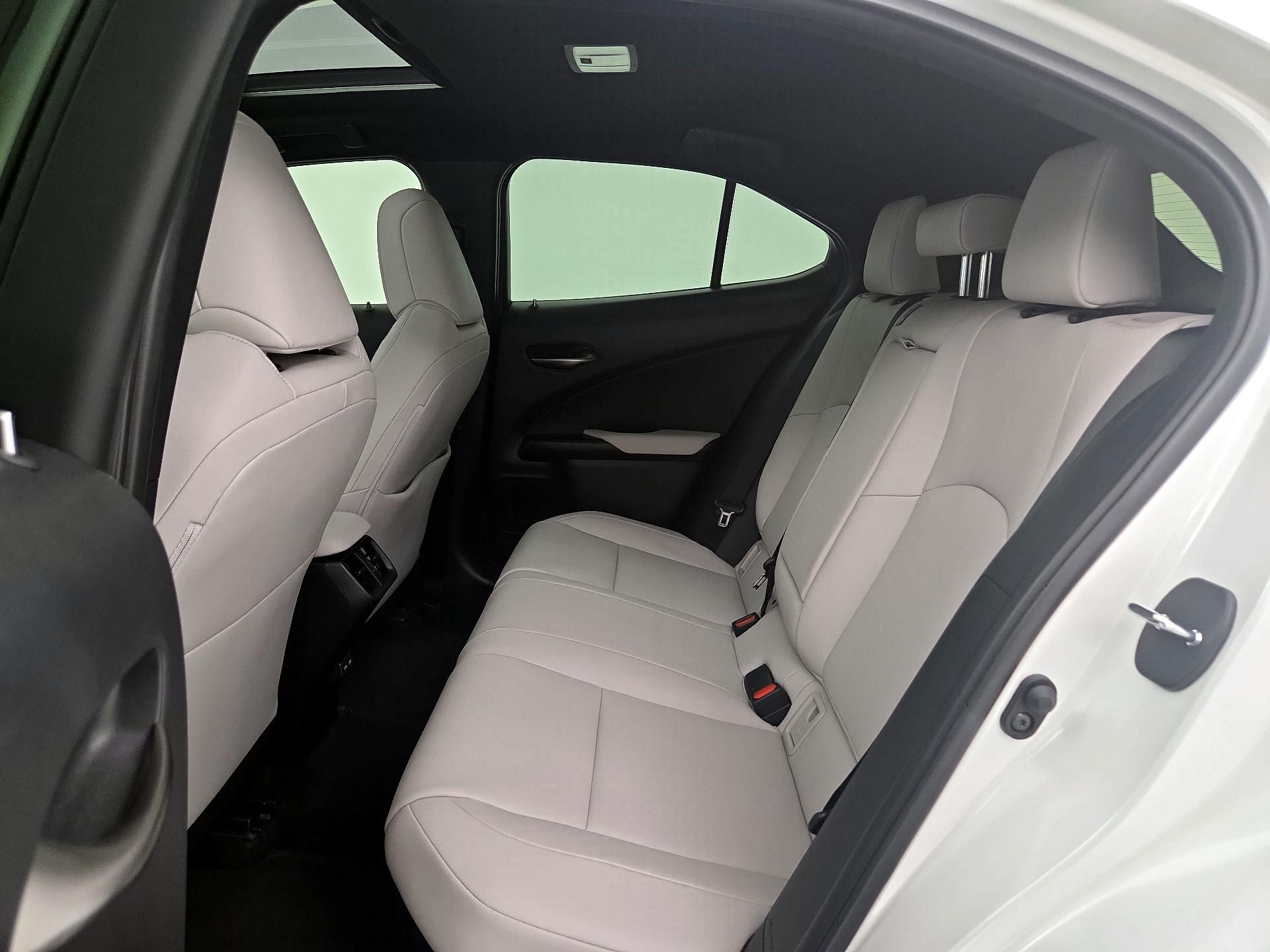 Thumbnail: 2021 Lexus UX - 19