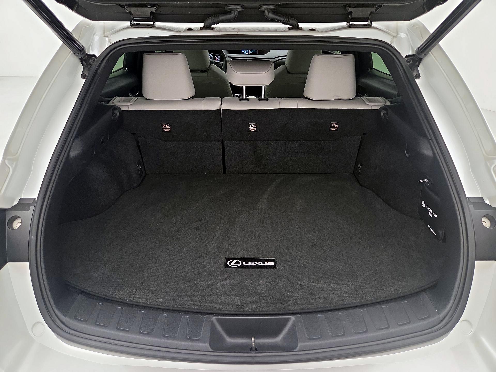 Thumbnail: 2021 Lexus UX - 20